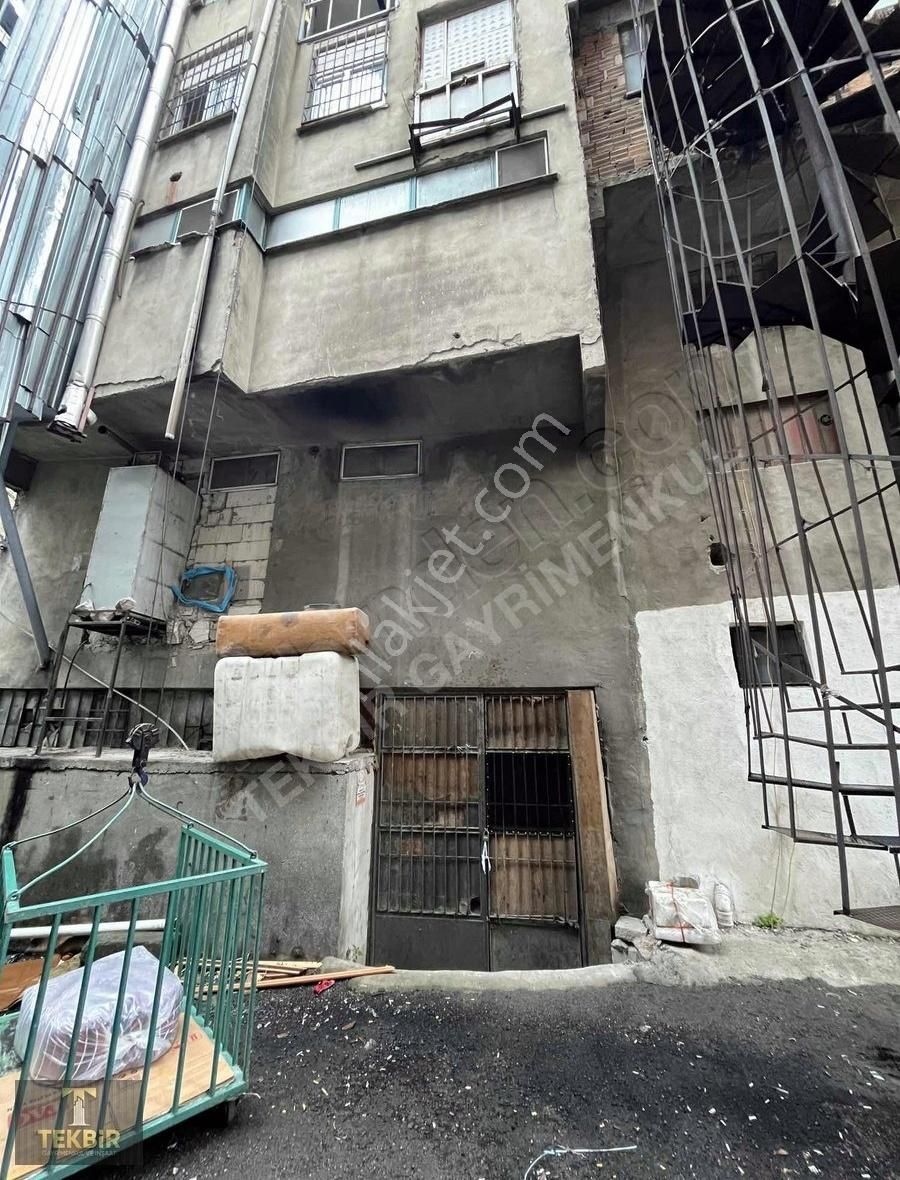 Tekbirden Tekstile Uygun İş Hani İçerisinde Çift Giriş Dükkan