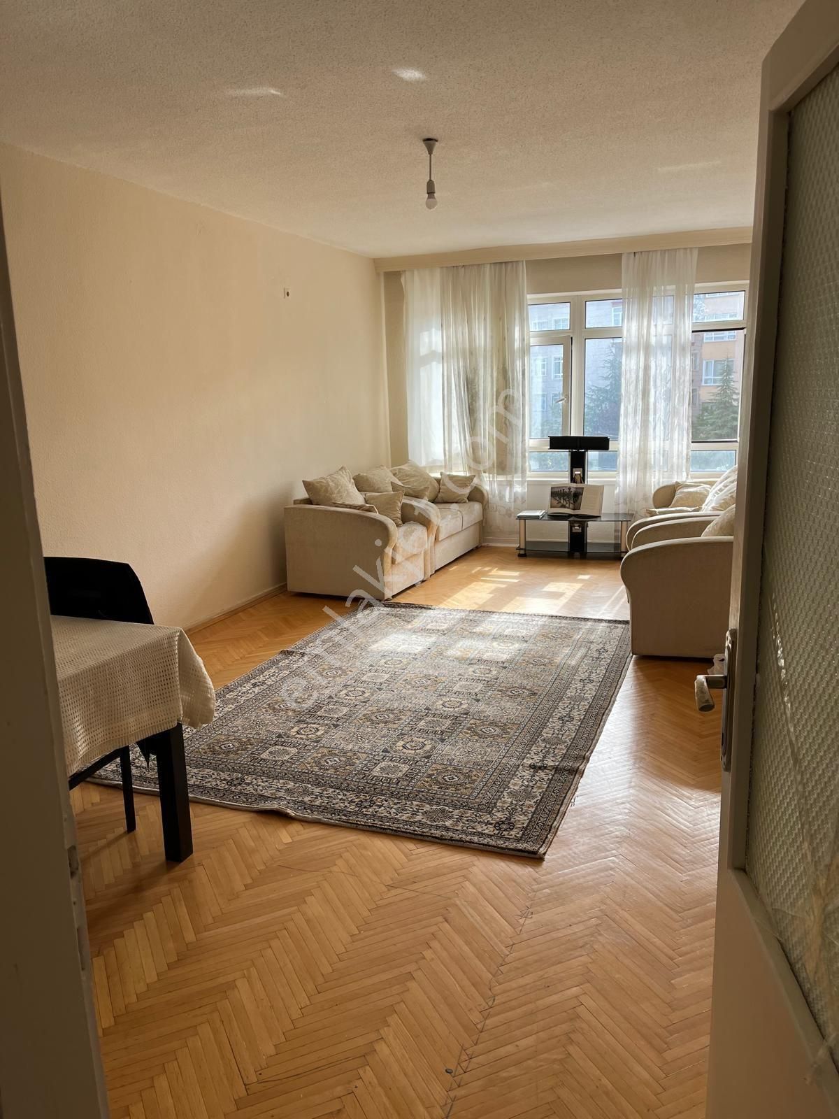 Ankara Keçiören Emrah Mahallesi'nde Mobilyalı 3+1 Daire