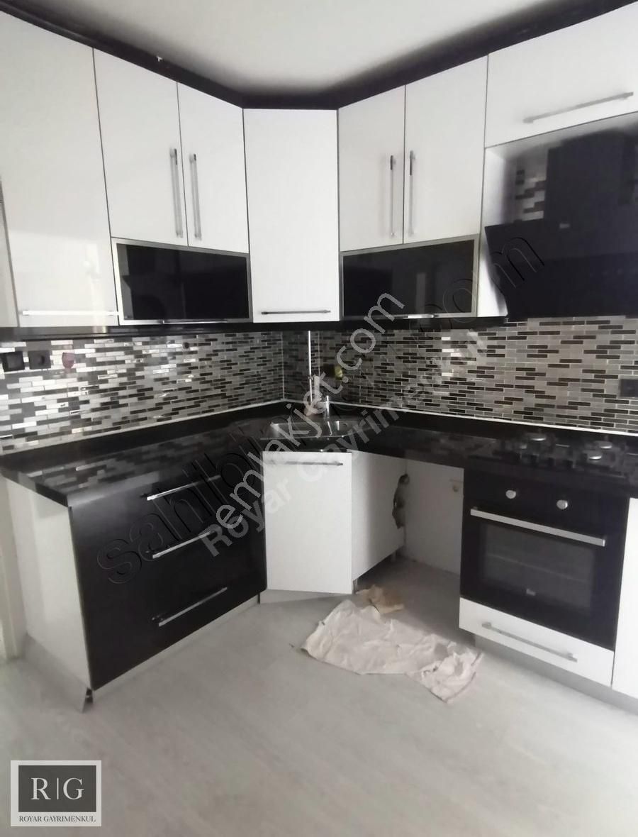 Güneşli Atakent Sitesinde 3+1 Satılık Daire