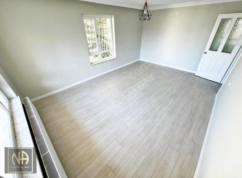 Necip Albay'dan Ayvalıda Full Yapılı Masrafsız 3+1 Satılık Daire
