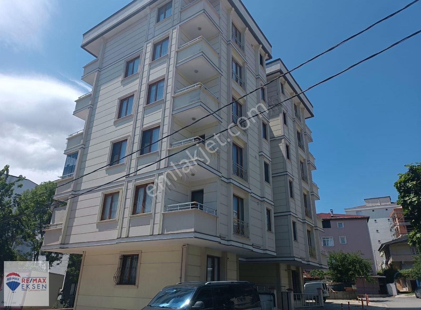 Çekmeköy Ekşioğlu Mahallesinde Eşyalı Kiralık 1+1 Daire