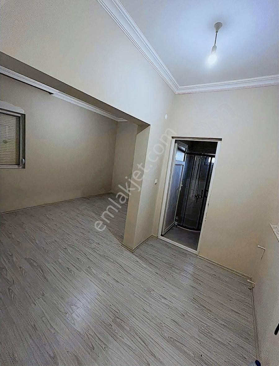 Tripleks 3 Katlı Sıfır Bahçeli Arsa Ve Müstakil Ev Satılık