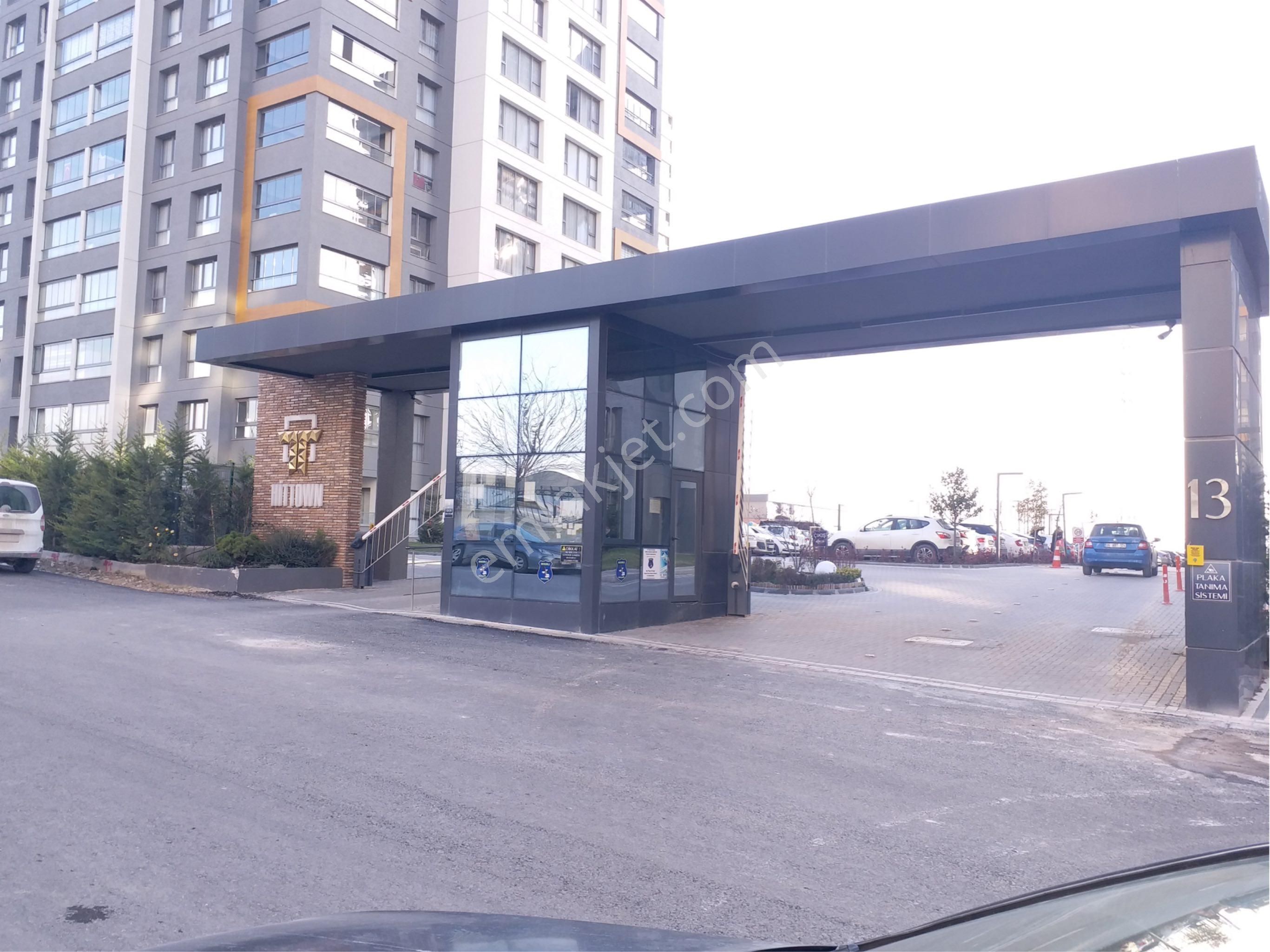 Cumhuriyet Mahallesi Hittown Sitesi Liralık 1+1 Daire