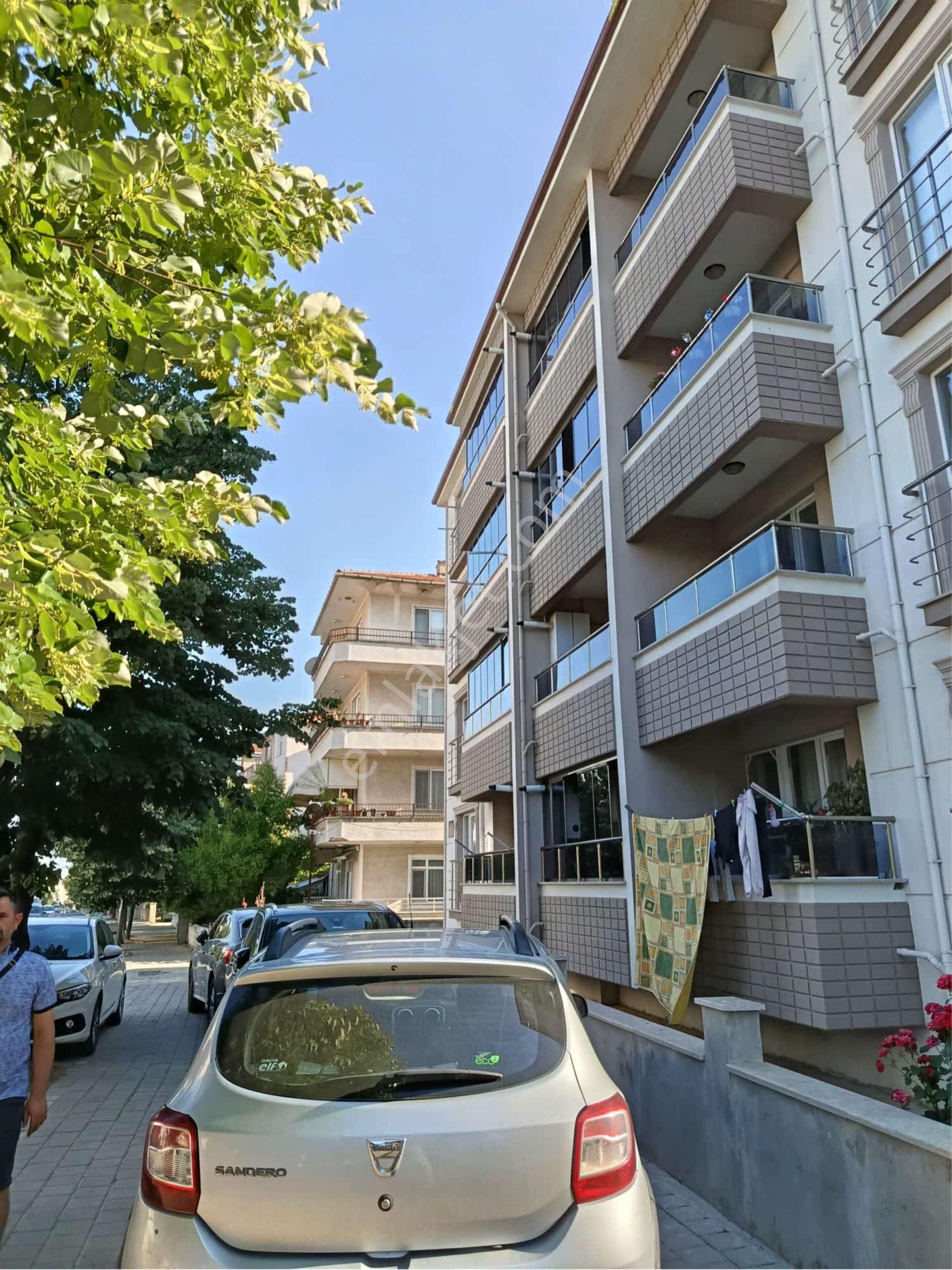 Merkezi Konumda Yer Alan Kırklareli Caddesindeki Krediye Uygun 3+1 Fırsat Dairem Satılıktır.