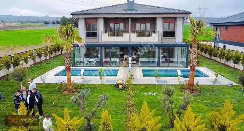 Silivri Ortaköyde Satılık İkiz Villa