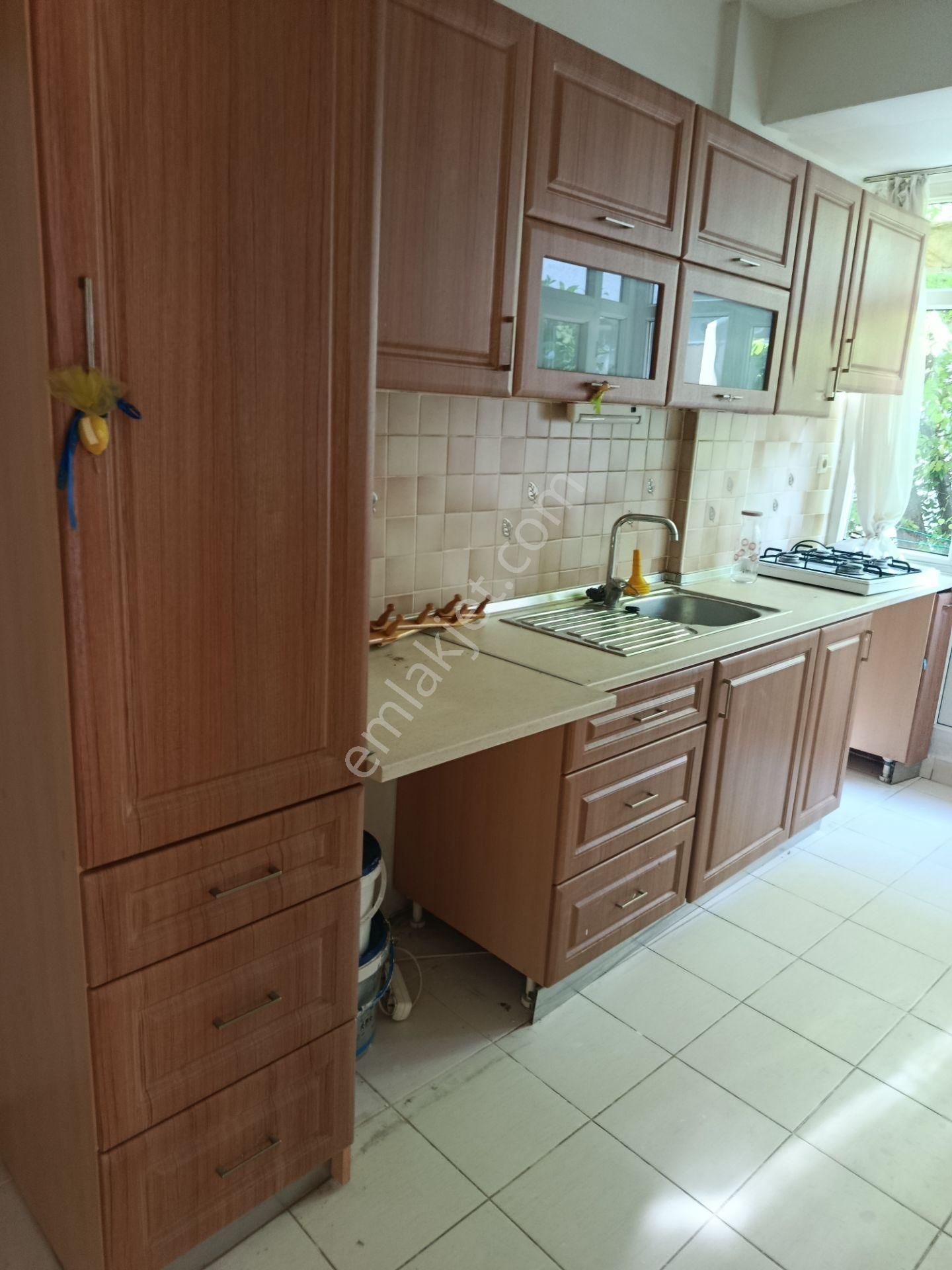 Feneryolu Minibüse Çok Yakın 2+1 Y.giriş Tertemiz Daire