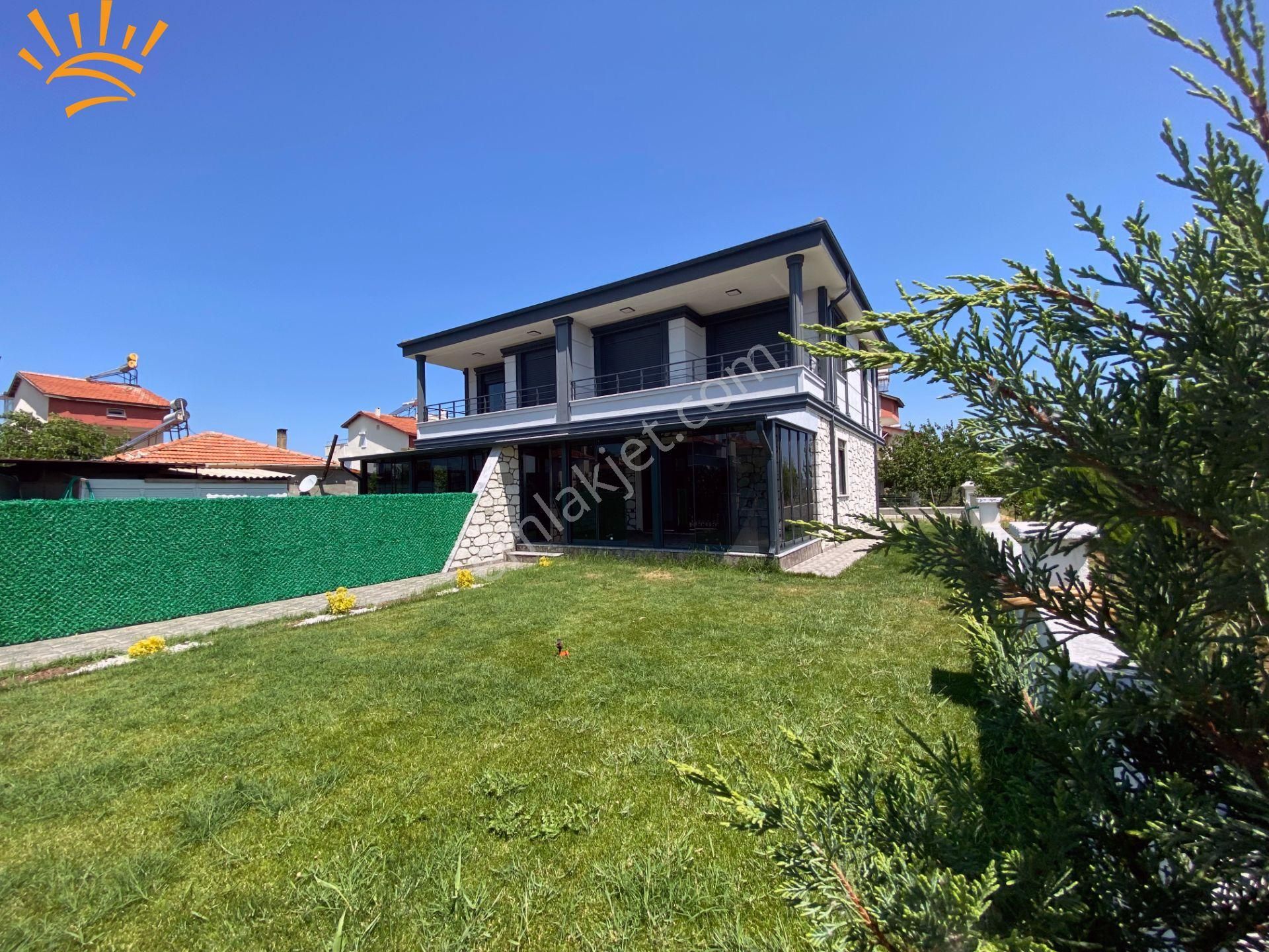 Ayvalık Altınova’da Kum Adaya Komşu Muhteşem İkiz Villa!!
