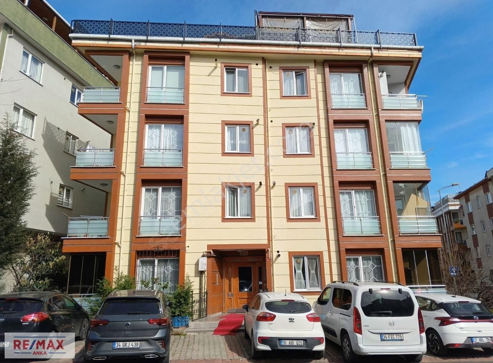 Remax Anka'dan Ümraniye Esenevler'de Satılık 3+1 Daire