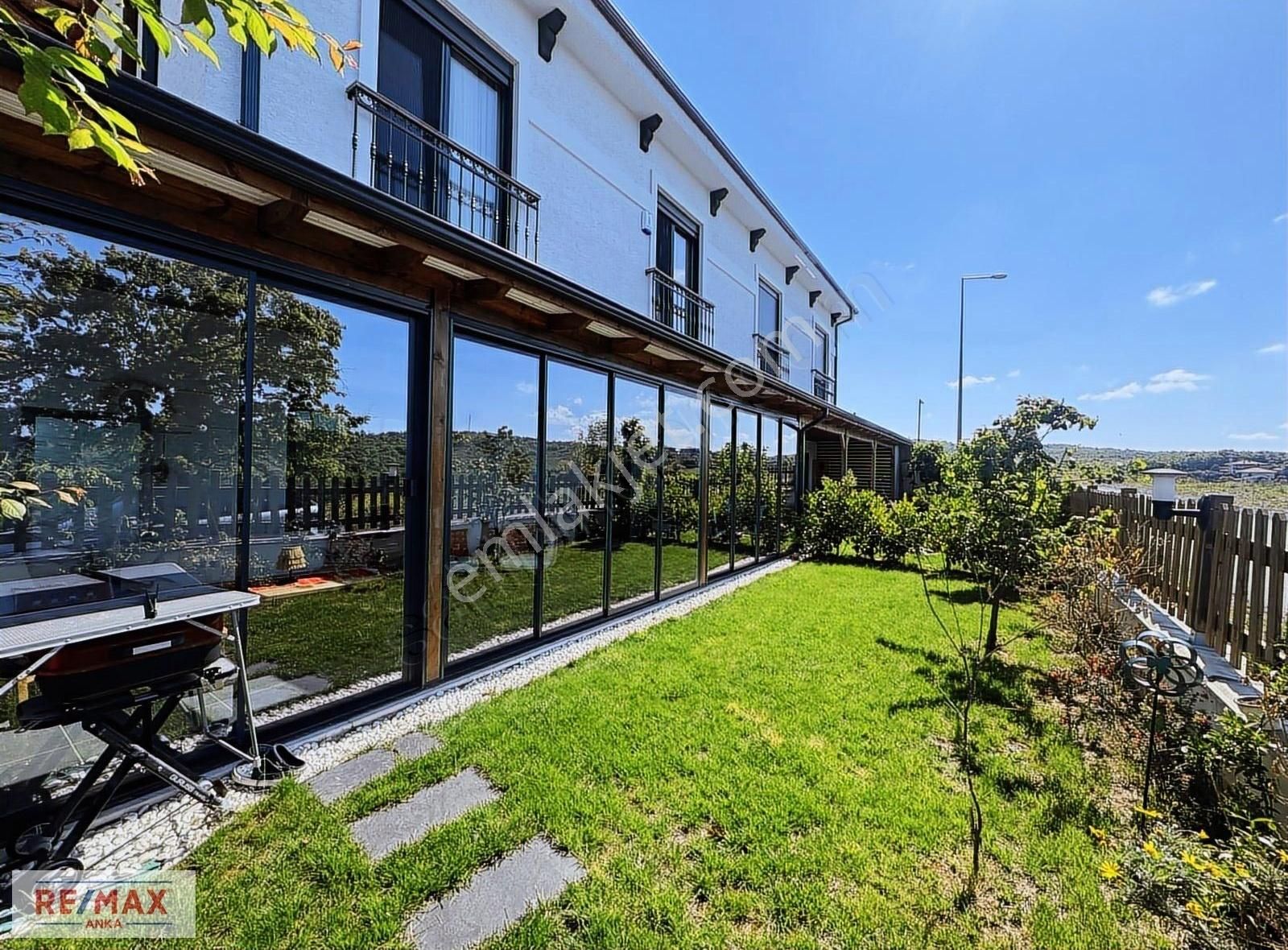 Remax Anka'dan Bahçeli Yaşam Kiralık Eşyasız 4+1 Villa