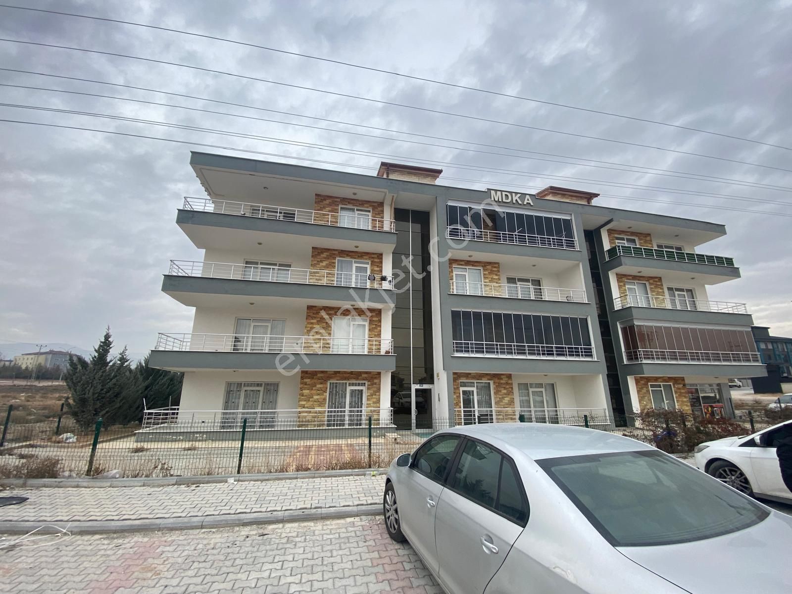 Selahaddin Eyyubi Mahallesinde 3+1 Satılık Full Bakım Daire