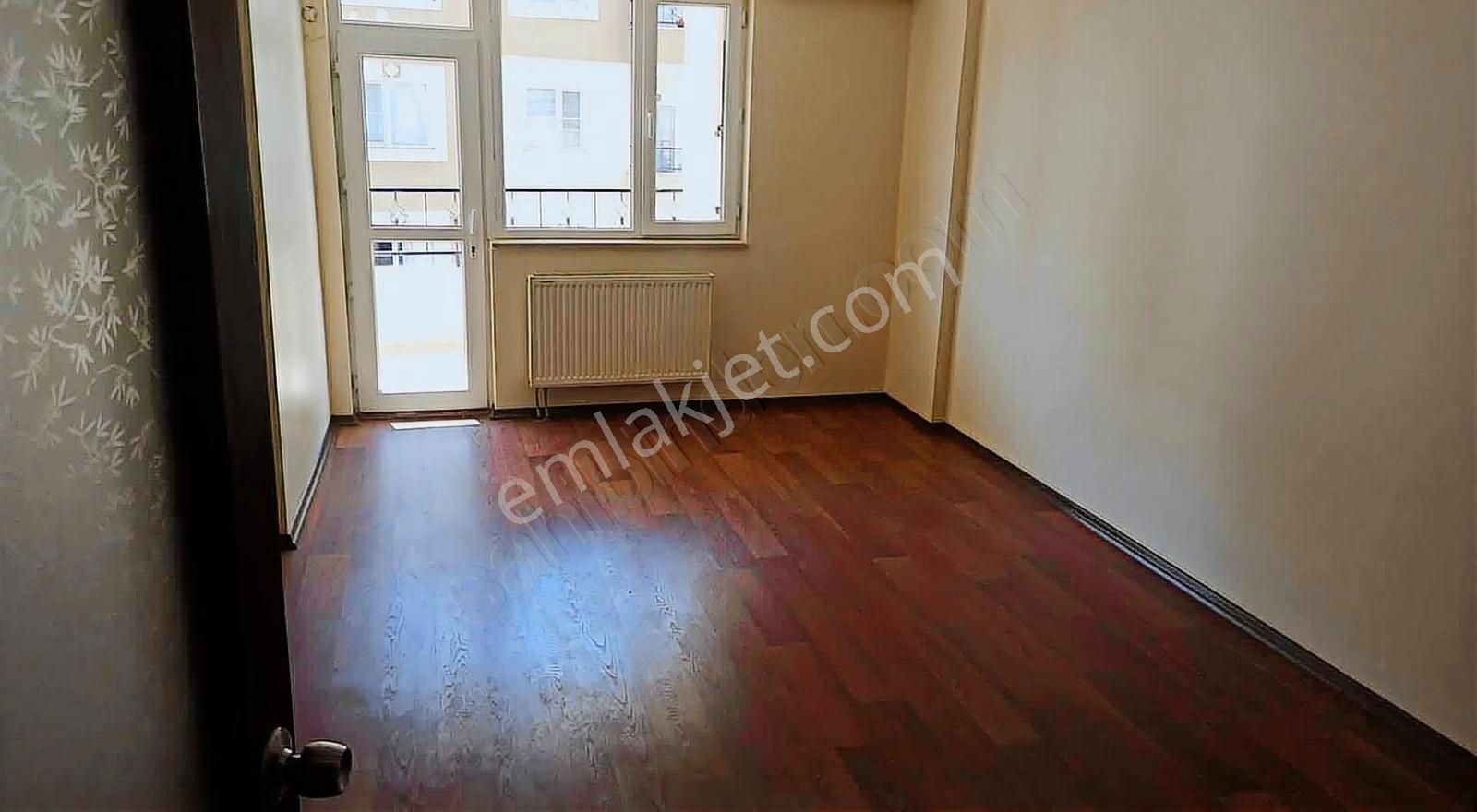 Zümrütkent 2 Siteside Satılık Daire