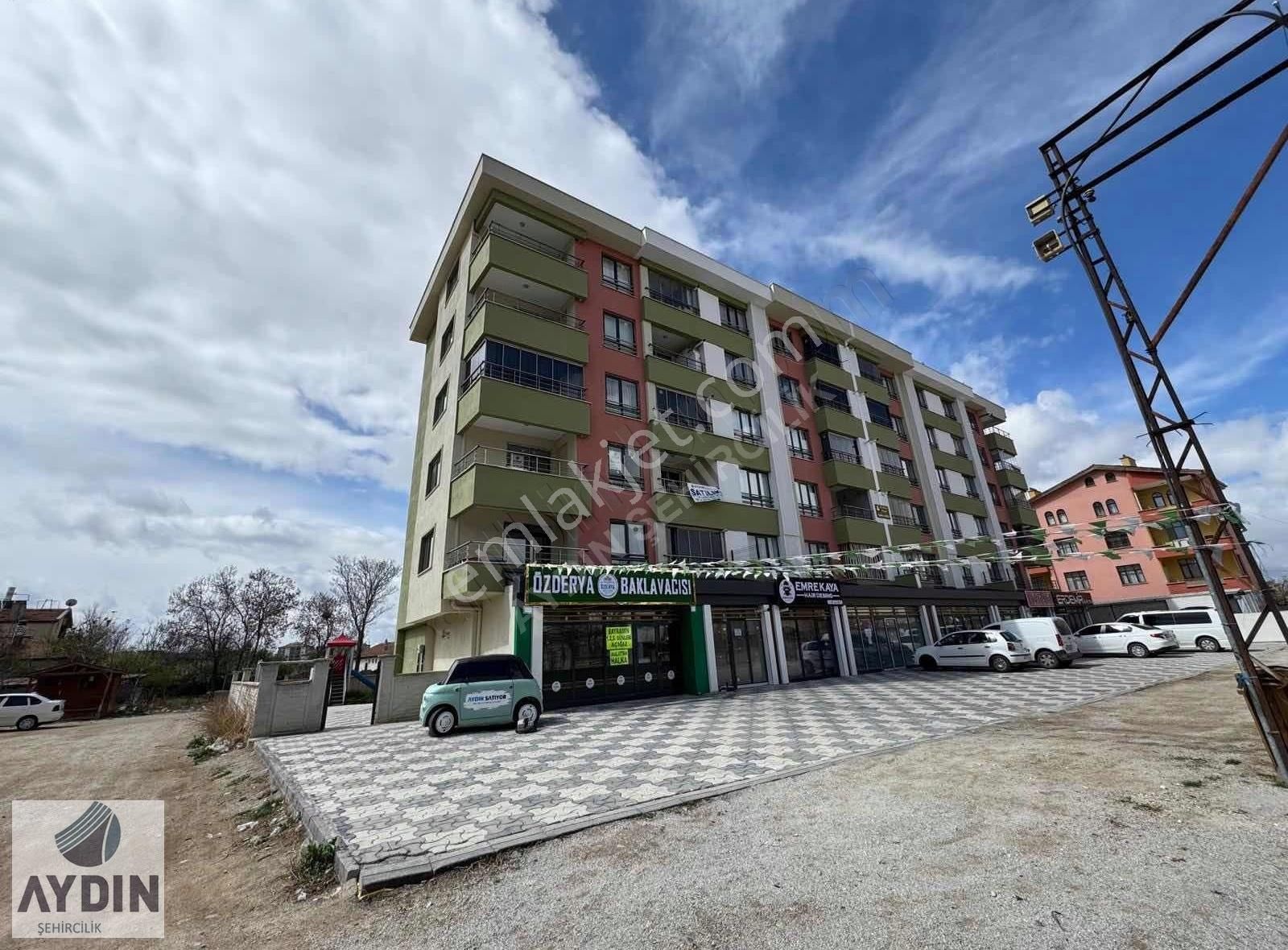 Aydın Satıyor'dan Kumköprü Cad. Cephe 3cepheli Geniş 2+1 Arakat
