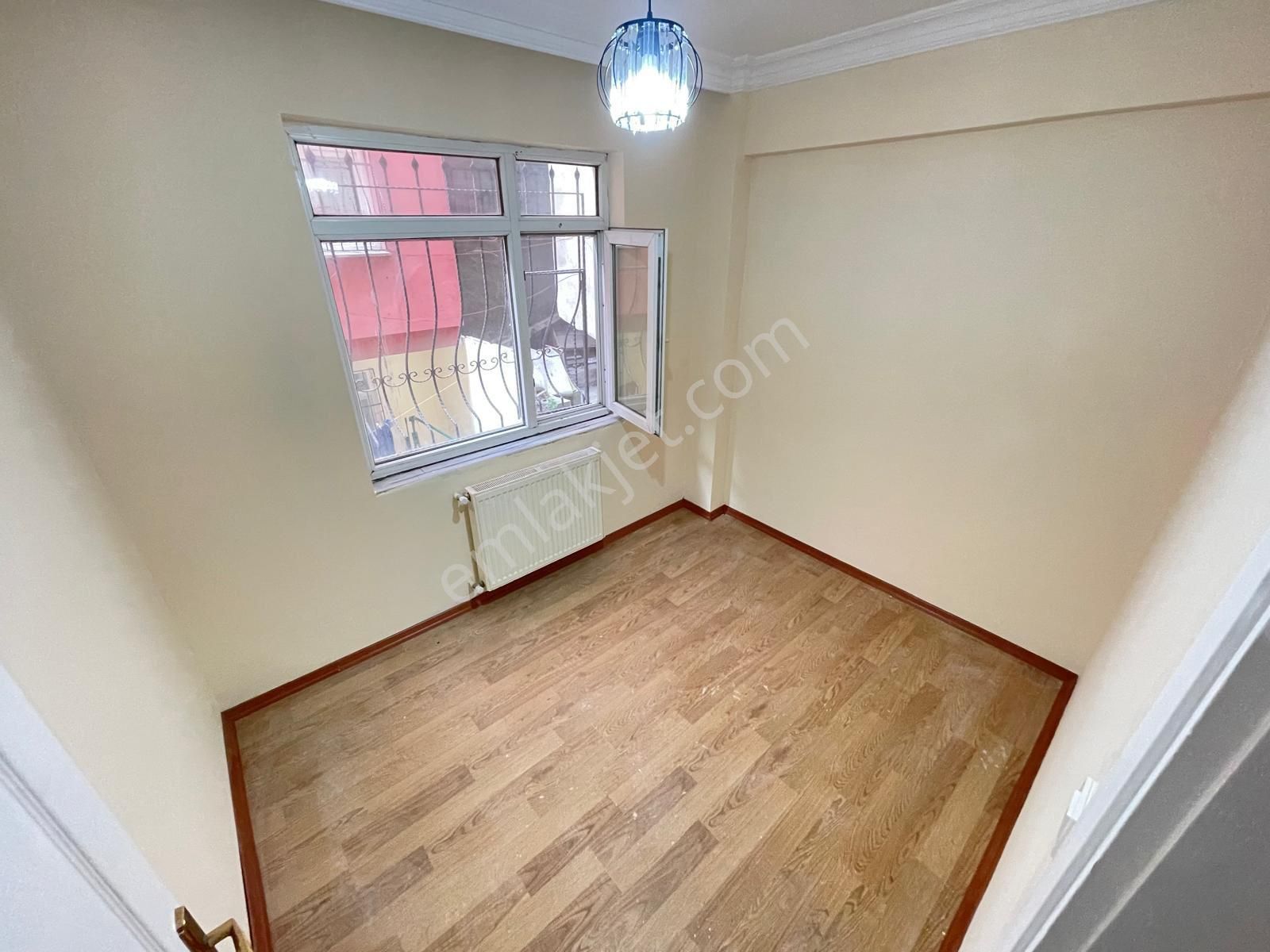 İsmetpaşa Mahallesi 2+1 90 M2 Temiz Yabancıya Uygun Kiralık Yüksek Giriş Daire