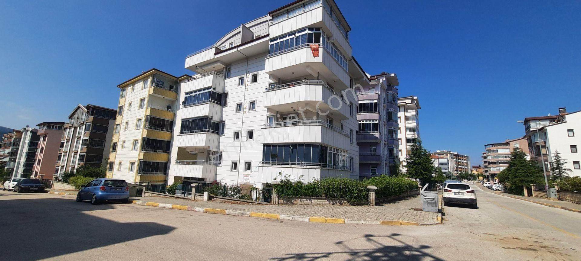 Karşıyaka İlkokuluna Yakın Konumda Kiralık Eşyalı 2+1 Daire