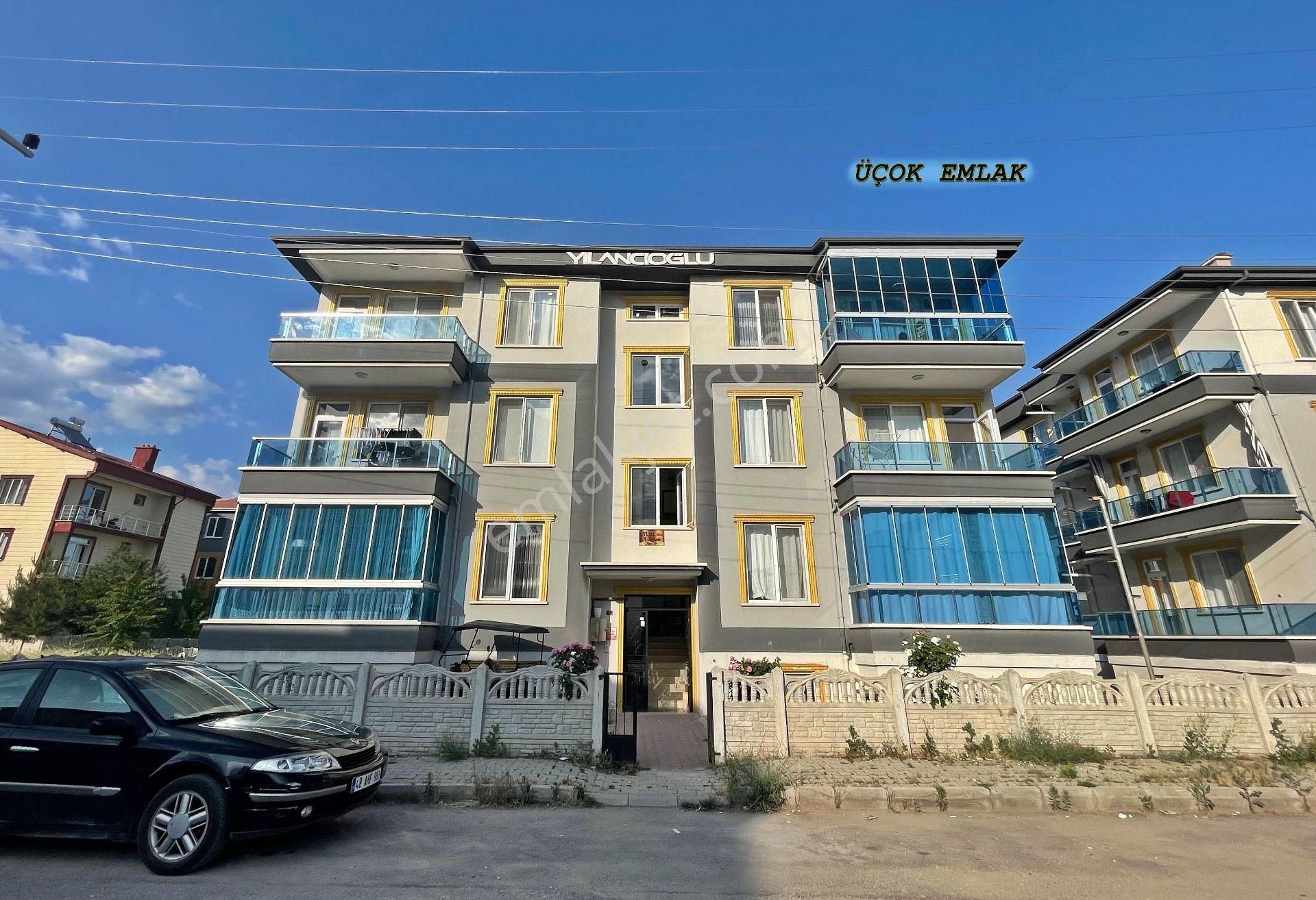 Afyon Üçok Emlaktan Mareşal.f Çakmak Mah Satılık 3+1 Lüx 5 Yaş Daire