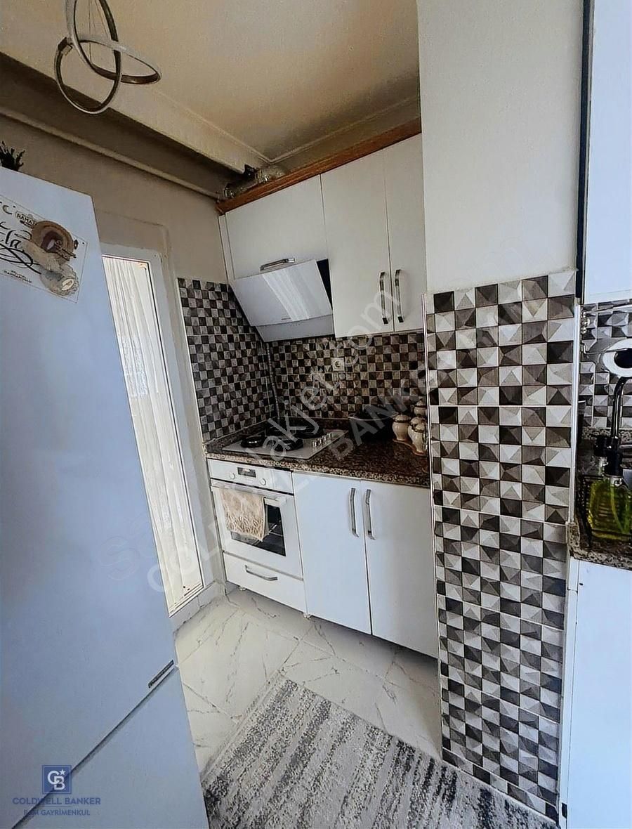 Satılık Arnavutköy Anadolu Mahallesinde Teraslı Ara Kat Daire