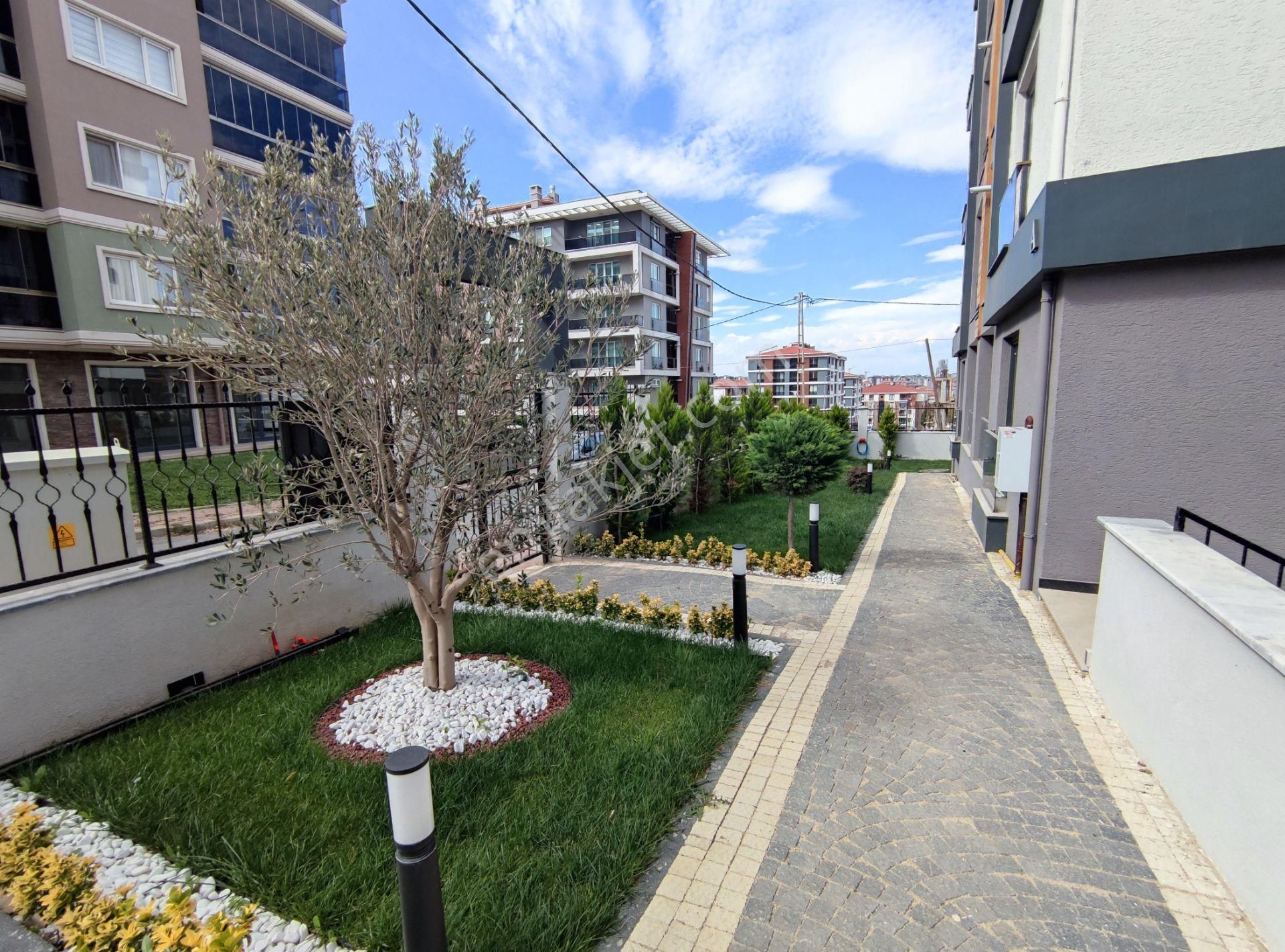 Silivri Yeni Mh. Merkezi Konumda Yüksek Giriş 2+1