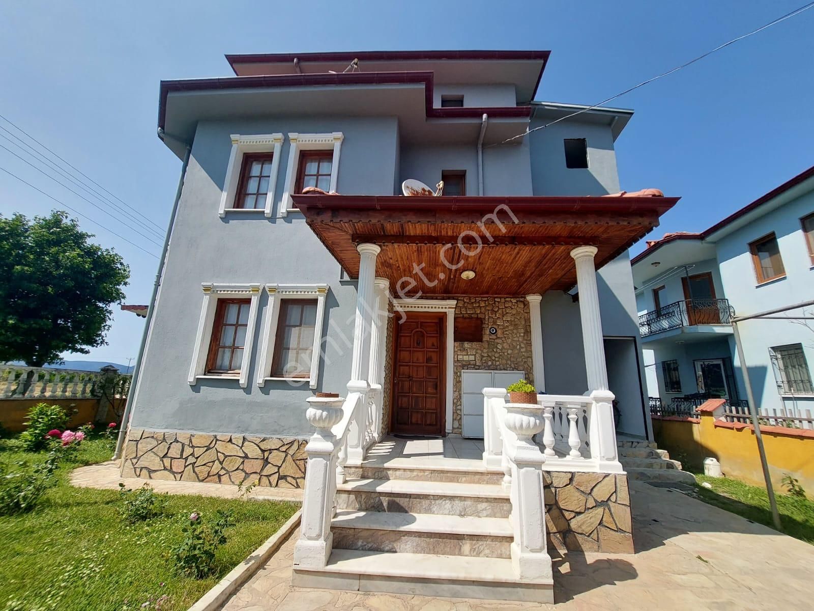 Mugla Okçular Da 1.000 M2 Arsada, 200 M2, 4+1 Eşyalı Dubleks Kiralık