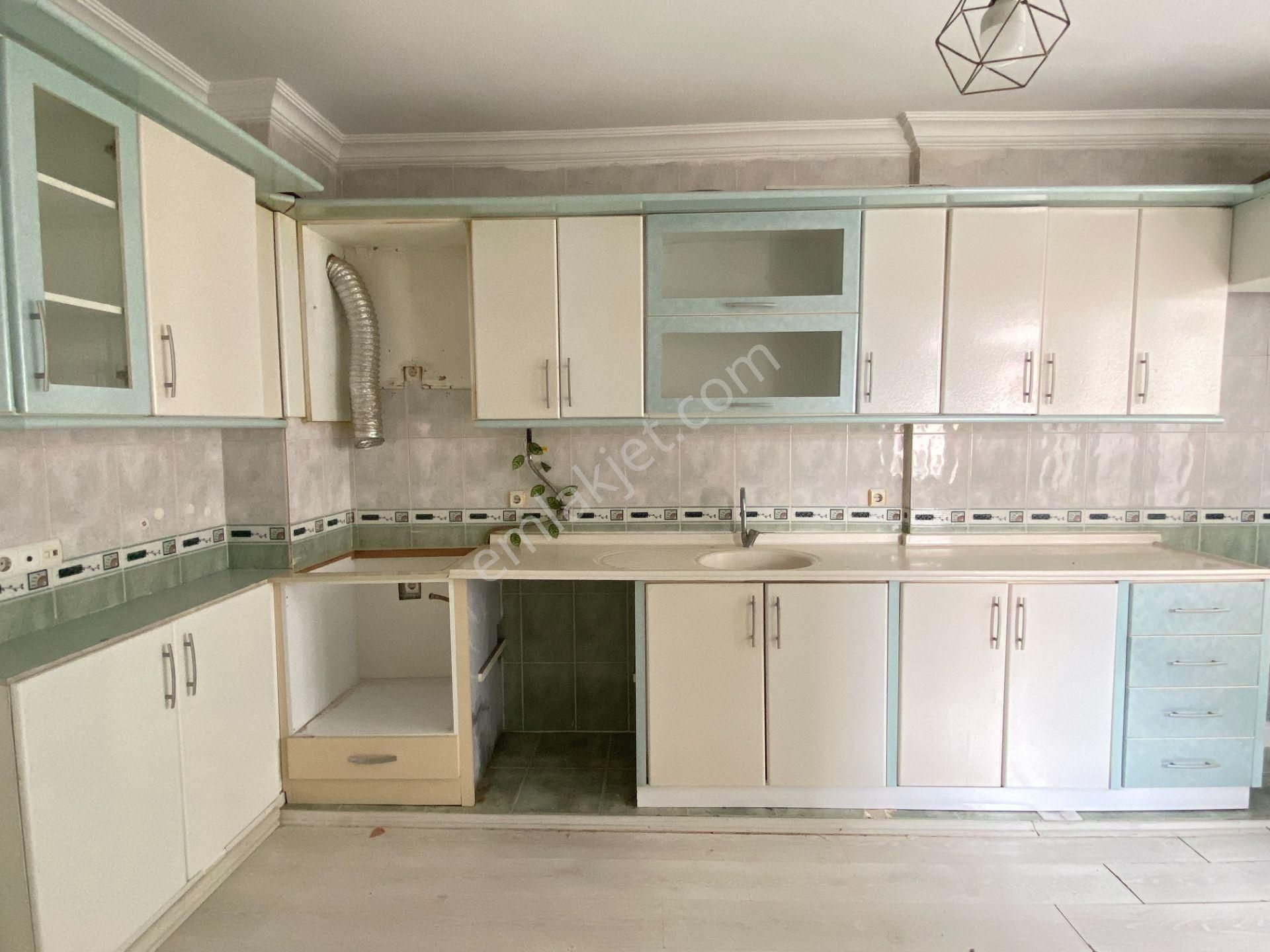 23 Nisanda Bakımlı Ferah Kulanışlı Kiralık Daire Toprak Emlakta