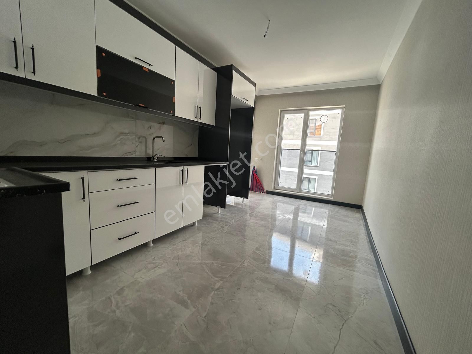 29 Ekim Mahallesin'de Ara Kat Daire