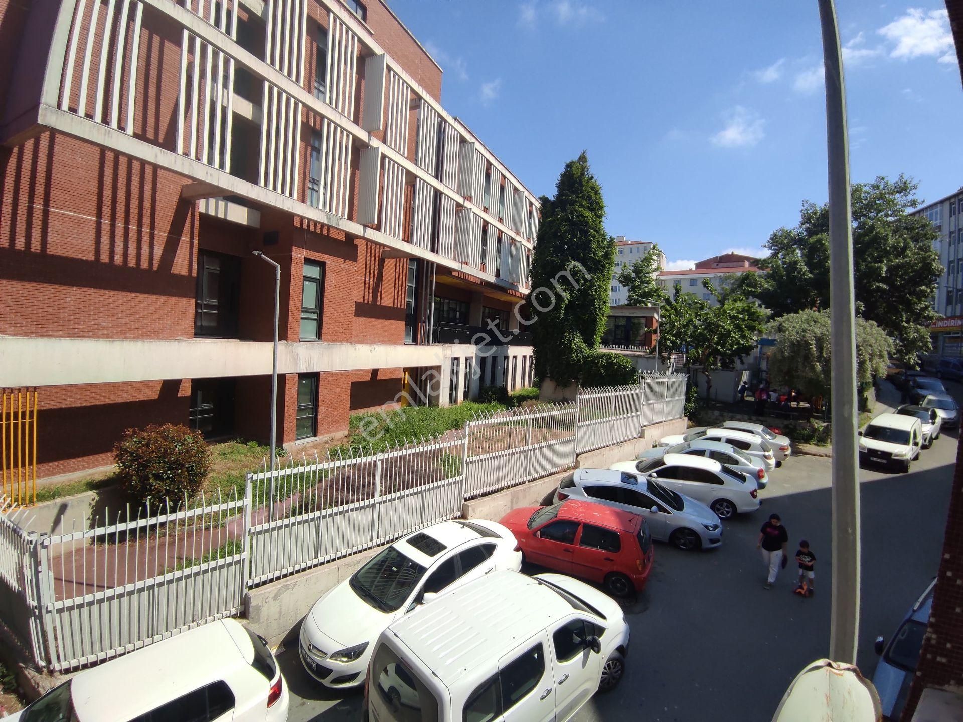 Silivri Çarşı Merkezde Ara Kat Çift Cephe 2+1