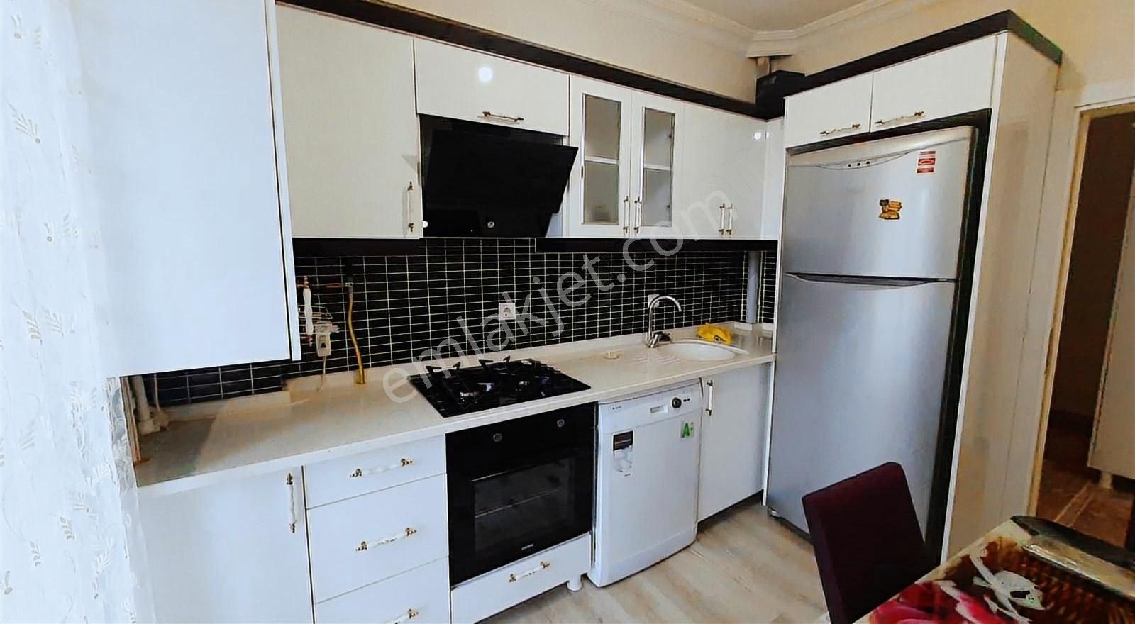 Satılık 1+1 Daire | 3. Kat Ara Kat | Full Eşyalı & Cam Balkon