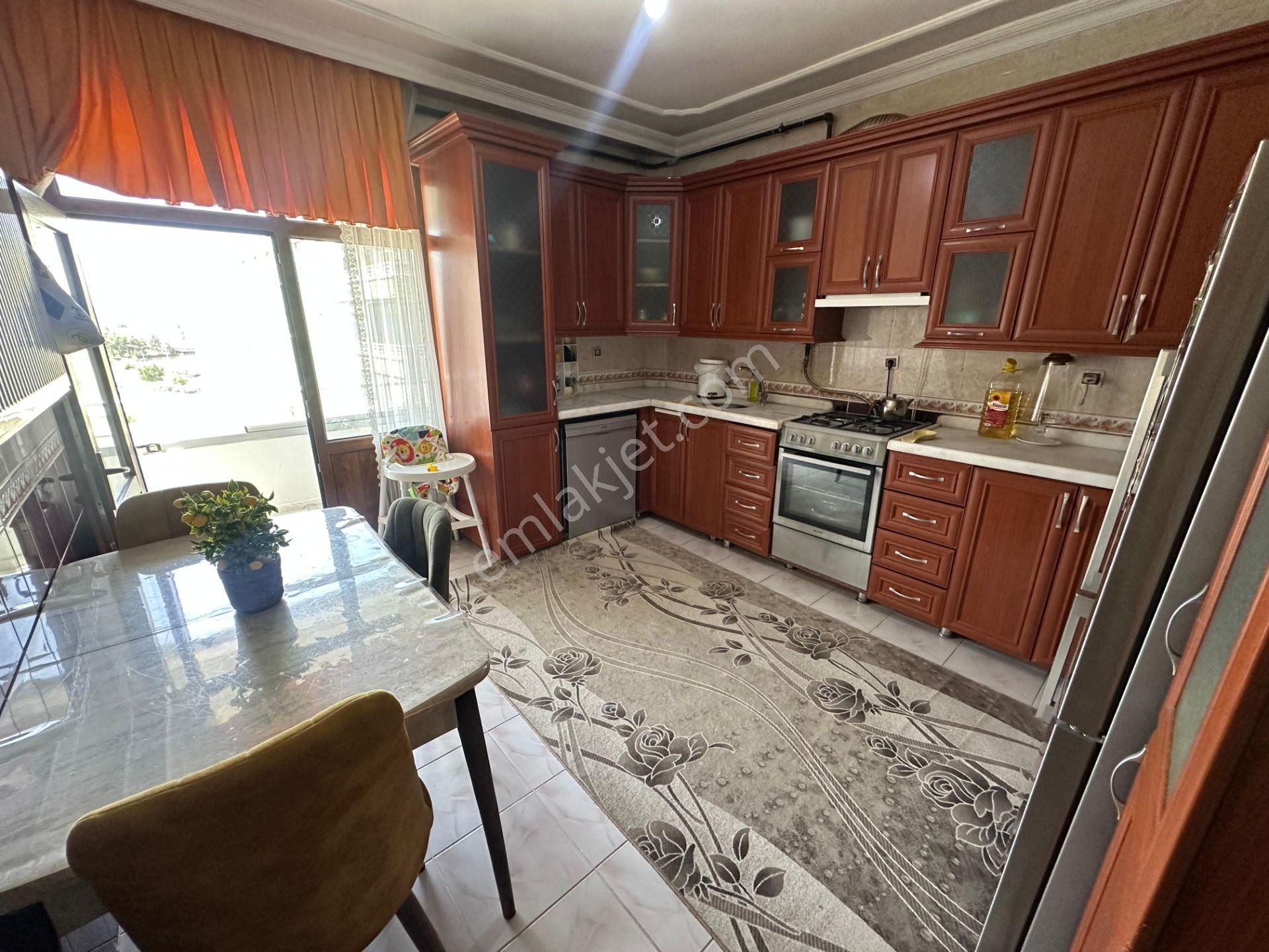 Kayapınar Belediyesi Civarı 3+1 Satılık Daire
