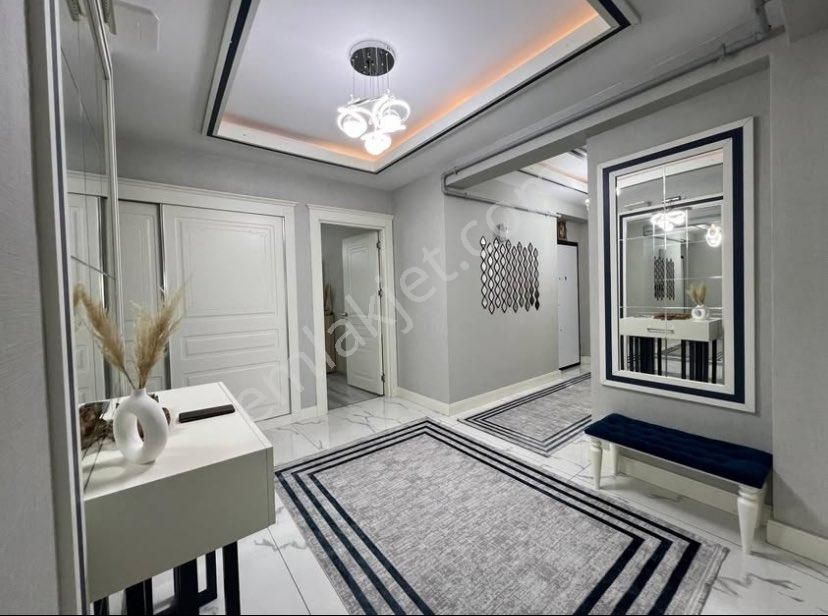 Cadde Üzerinde Kaçırlmayacak Ultra Lüks 4+1 Satılık Daire