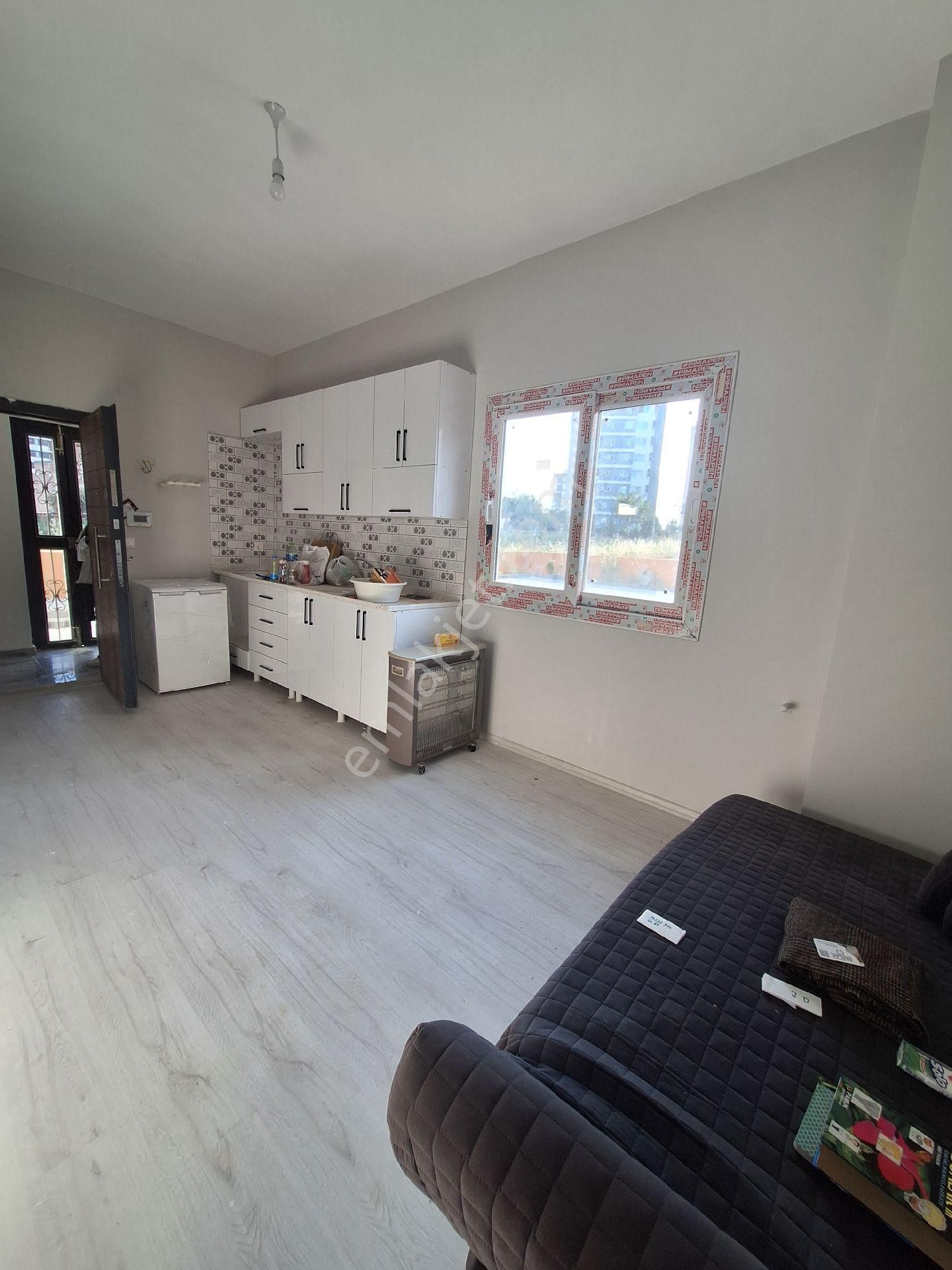 Yüzüncüyıl'da Az Katlı Sıfır Bina'da 1+1 Satılık Daire