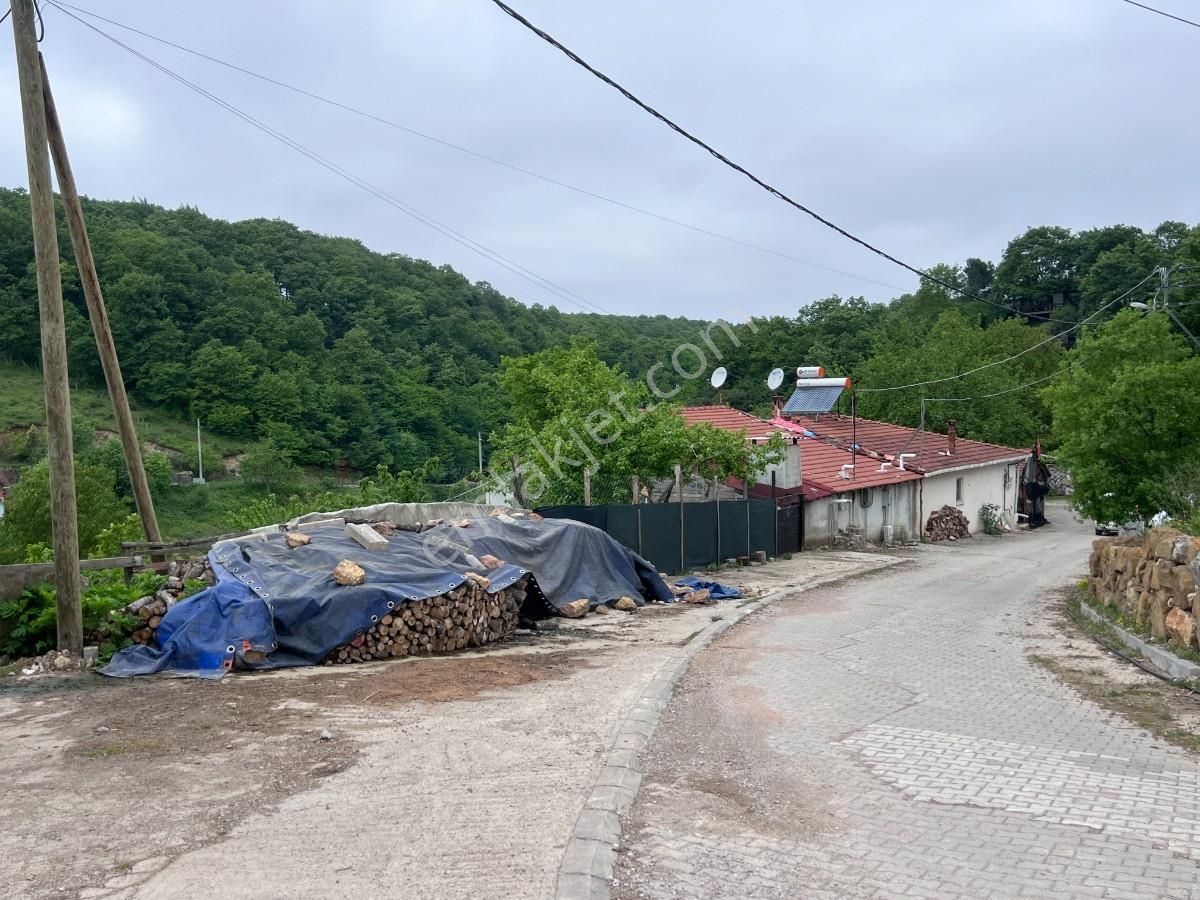 Kocaeli Körfez Elmacık Köyü 720m2 İmarlı Köy İçinde Satılık Arsa