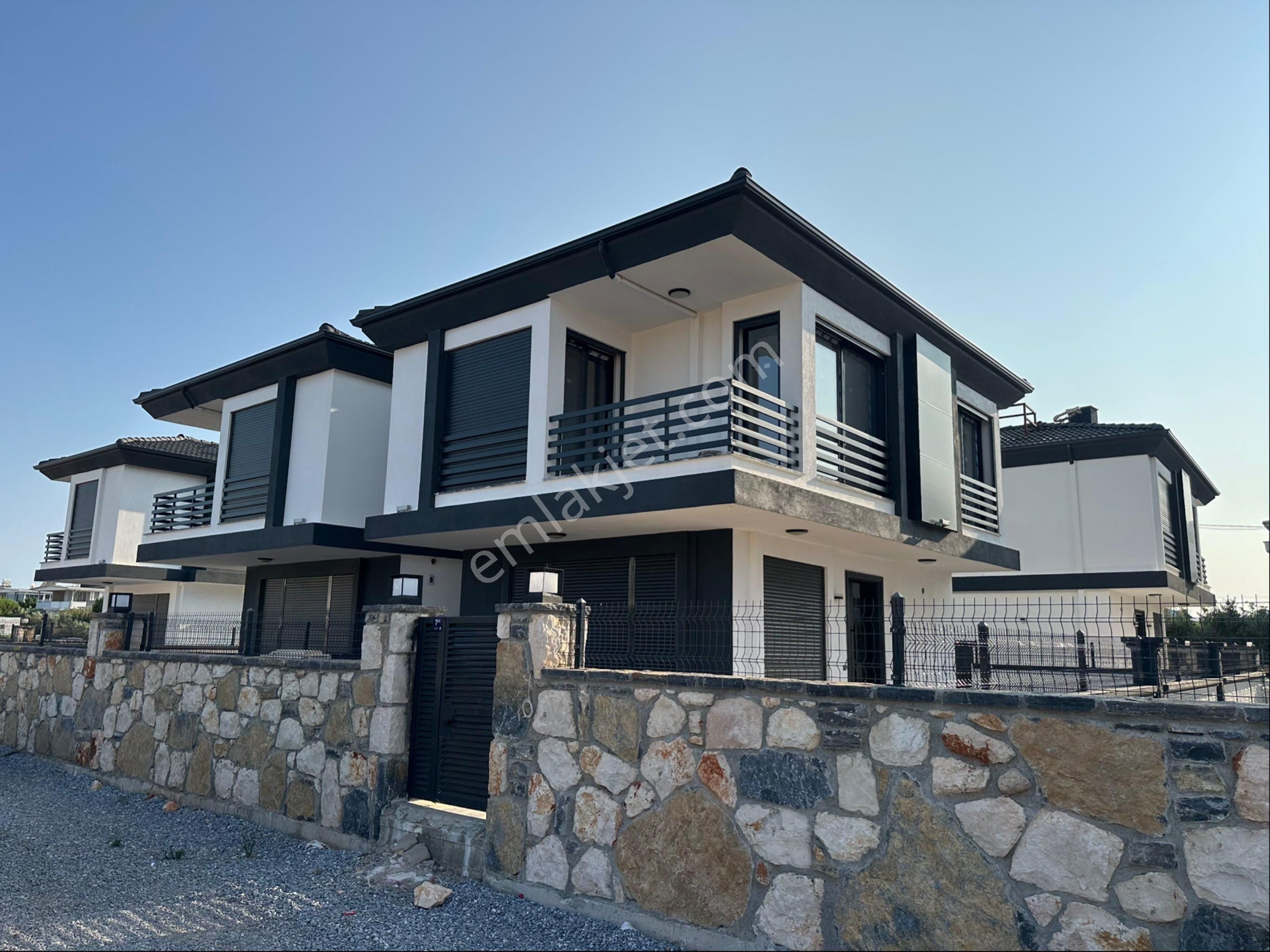 🏡 Altınkum’un Kalbinde, Hayallerinizdeki Müstakil Villa Sizi Bekliyor!