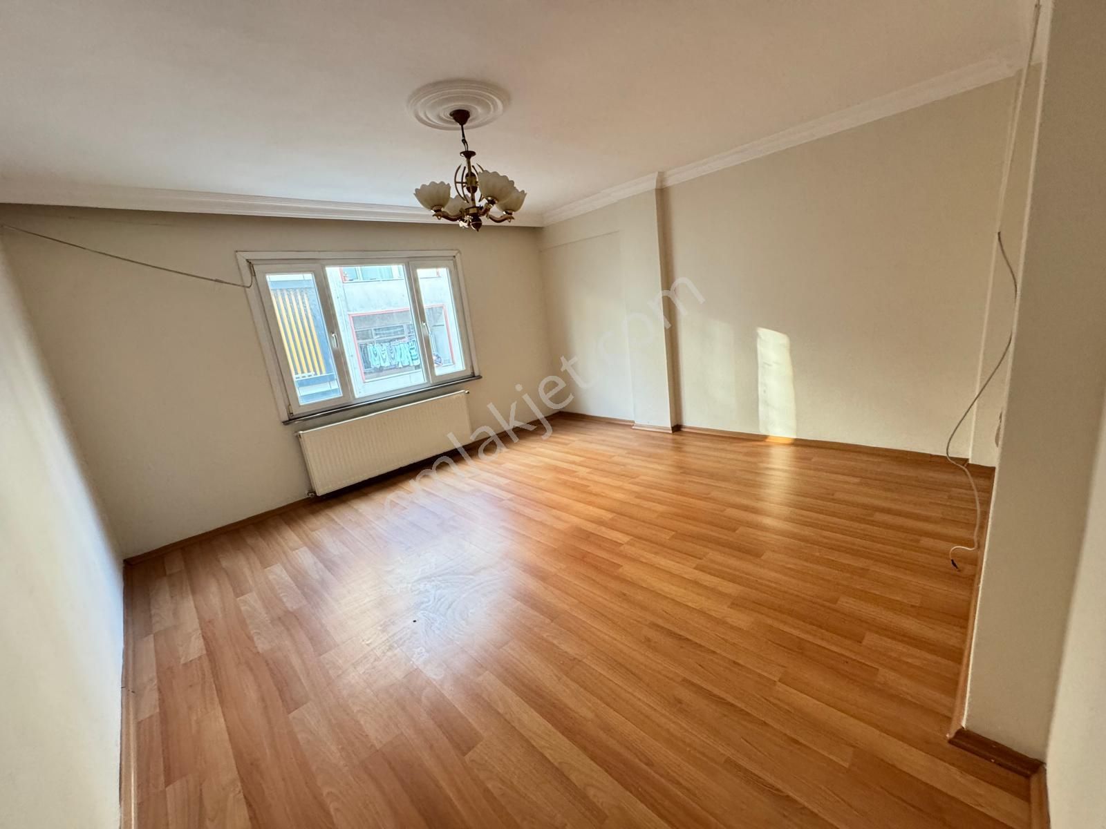 Üç Kardeşler'dn İsmetpaşa Mh 3+1 Devasa Büyüklükte 140m² Ara Kat