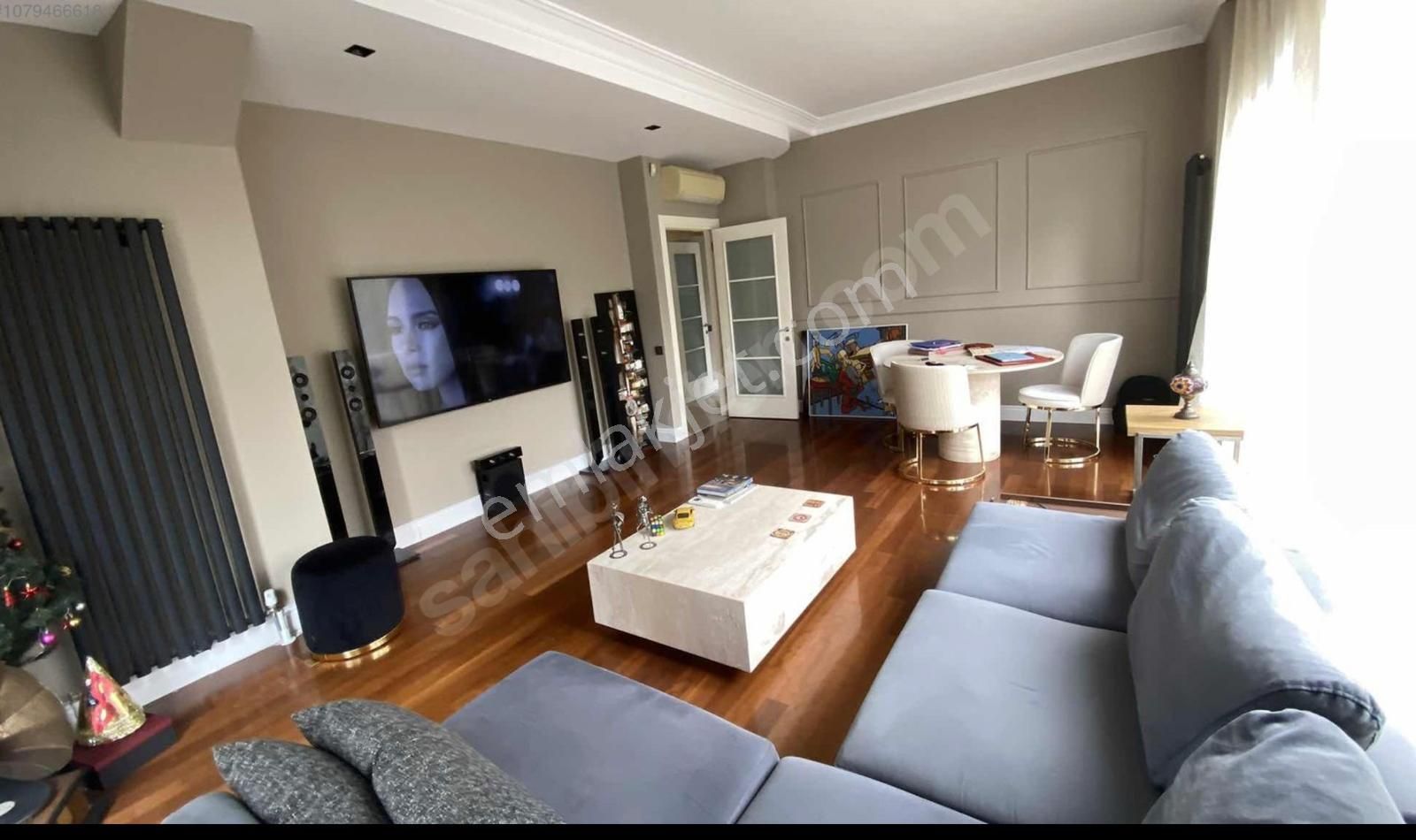 Caddebostan Sahilde 2,5+1 , Net 96m2 Kapalı Garaj Ve Depo Alanı