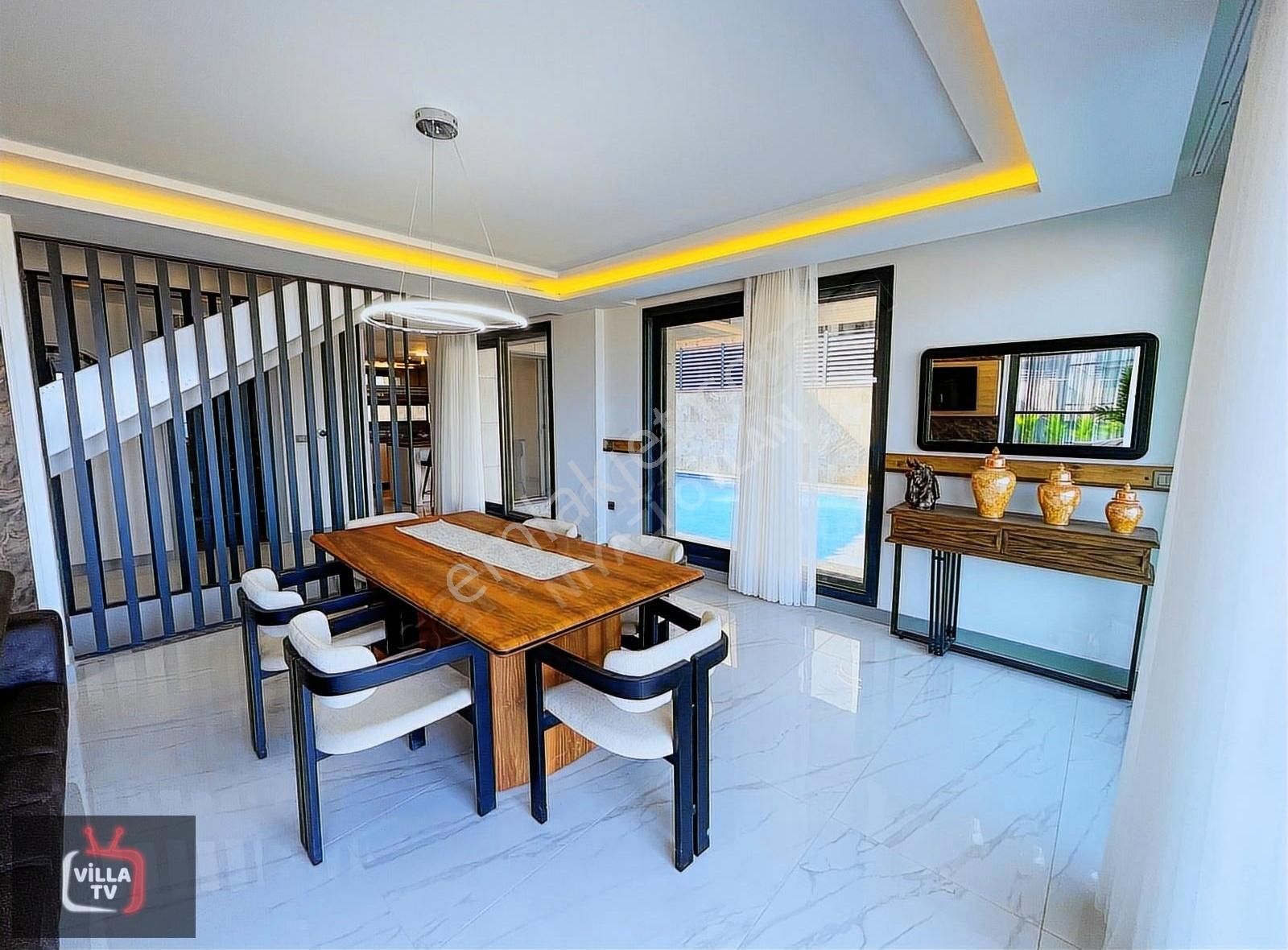 Deniz Manzaralı+kapalı Otopark+kapalı Açık Havuz+müstakil Villa - Görsel 22