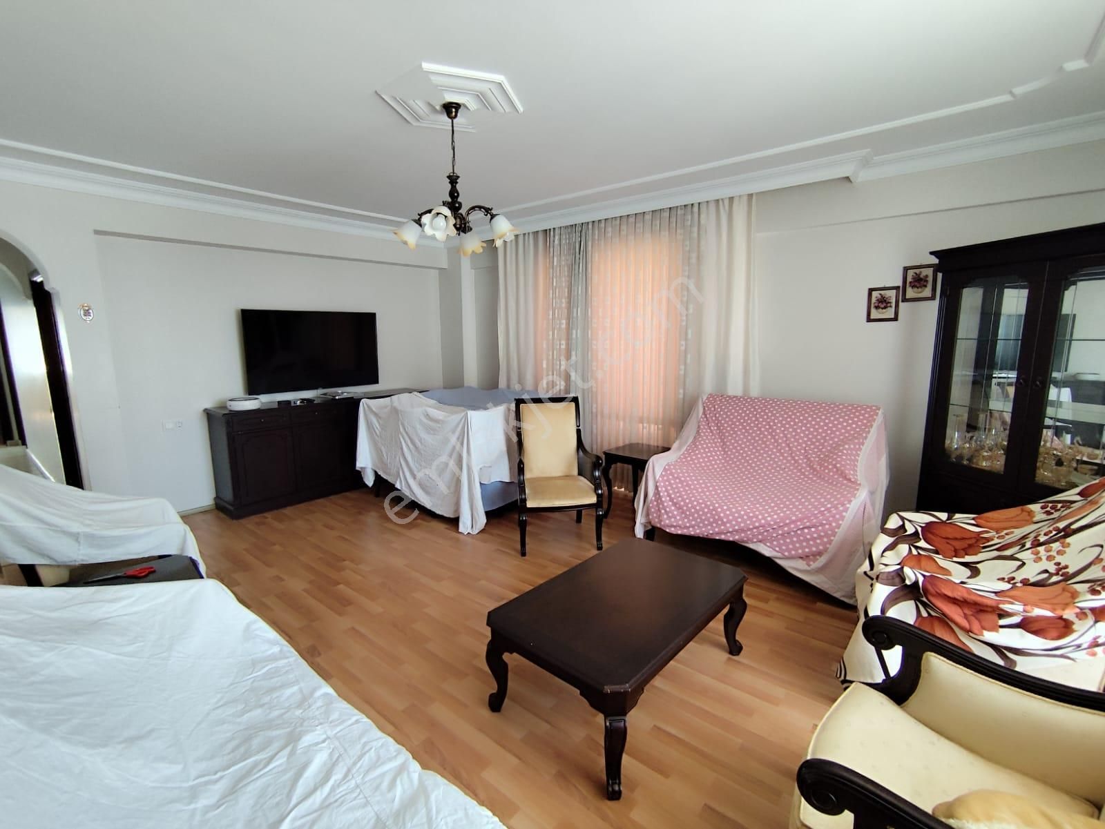 Elfi Den Bahçelievler Mahallesi Asansörlü 3+1 Kiralık Daire
