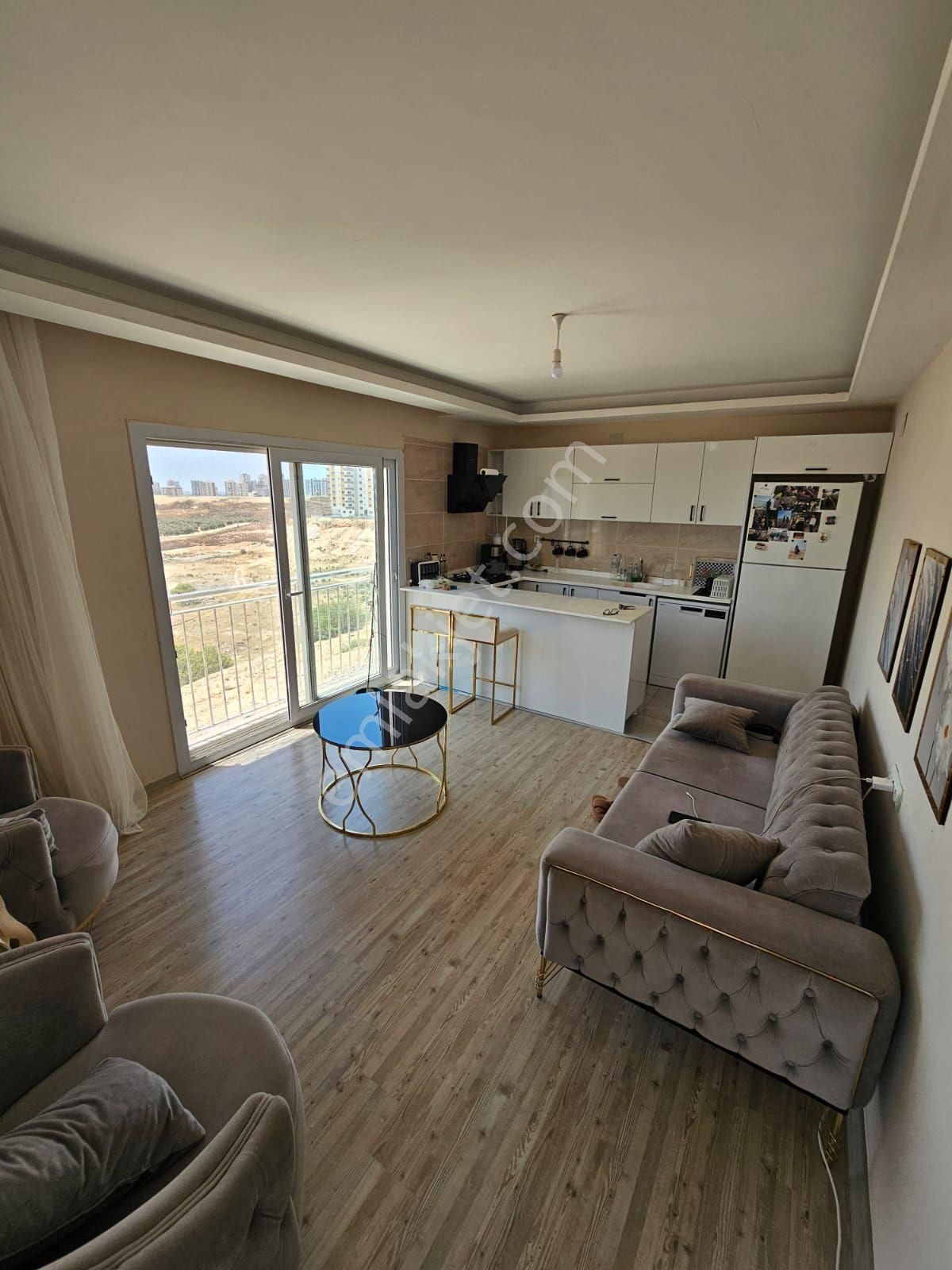 Hasarsız İskanlı Satılık 2+1 Daire