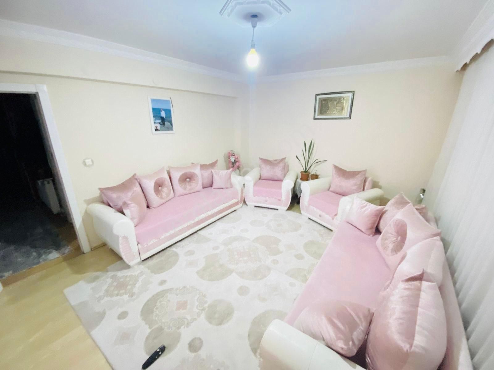 Bozbey’den Pınarbaşı Mh.de Ara Katta Salon Bağımsız 3+1 Satılık Daire