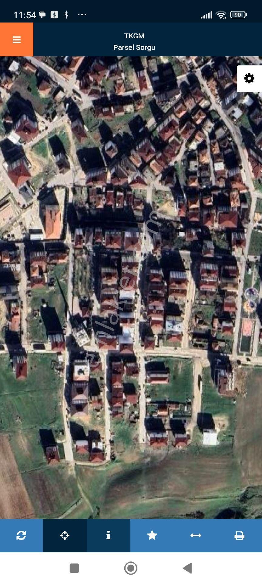 Tuşba Emlaktan Satılık Cadde Cepe 475 Mt Arsa