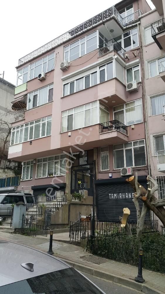 Balmumcu Karahasan Sokakta Mutfaklı, Wc Li Stüdyo Ofis