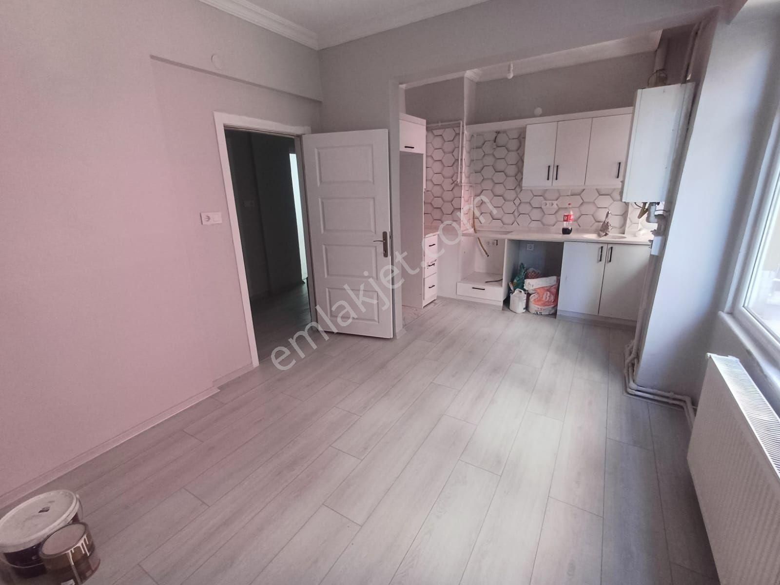 Rekoor Emlaktan Anneler Parkı Yakını 2+1 Satılık Daire