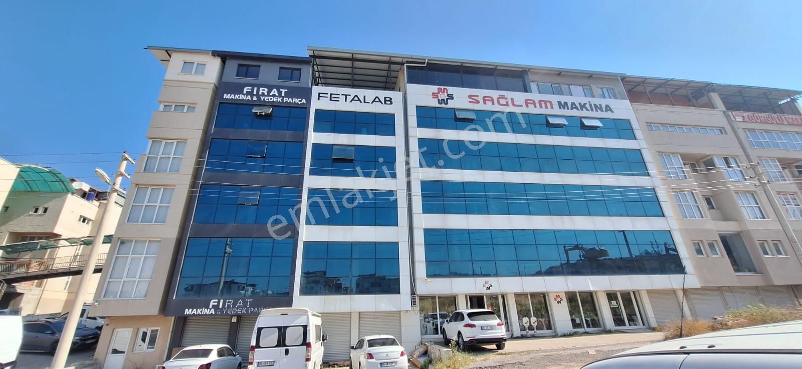 Izmır Buca Adatepe Begos'ta 6 Katlı Komple Bına