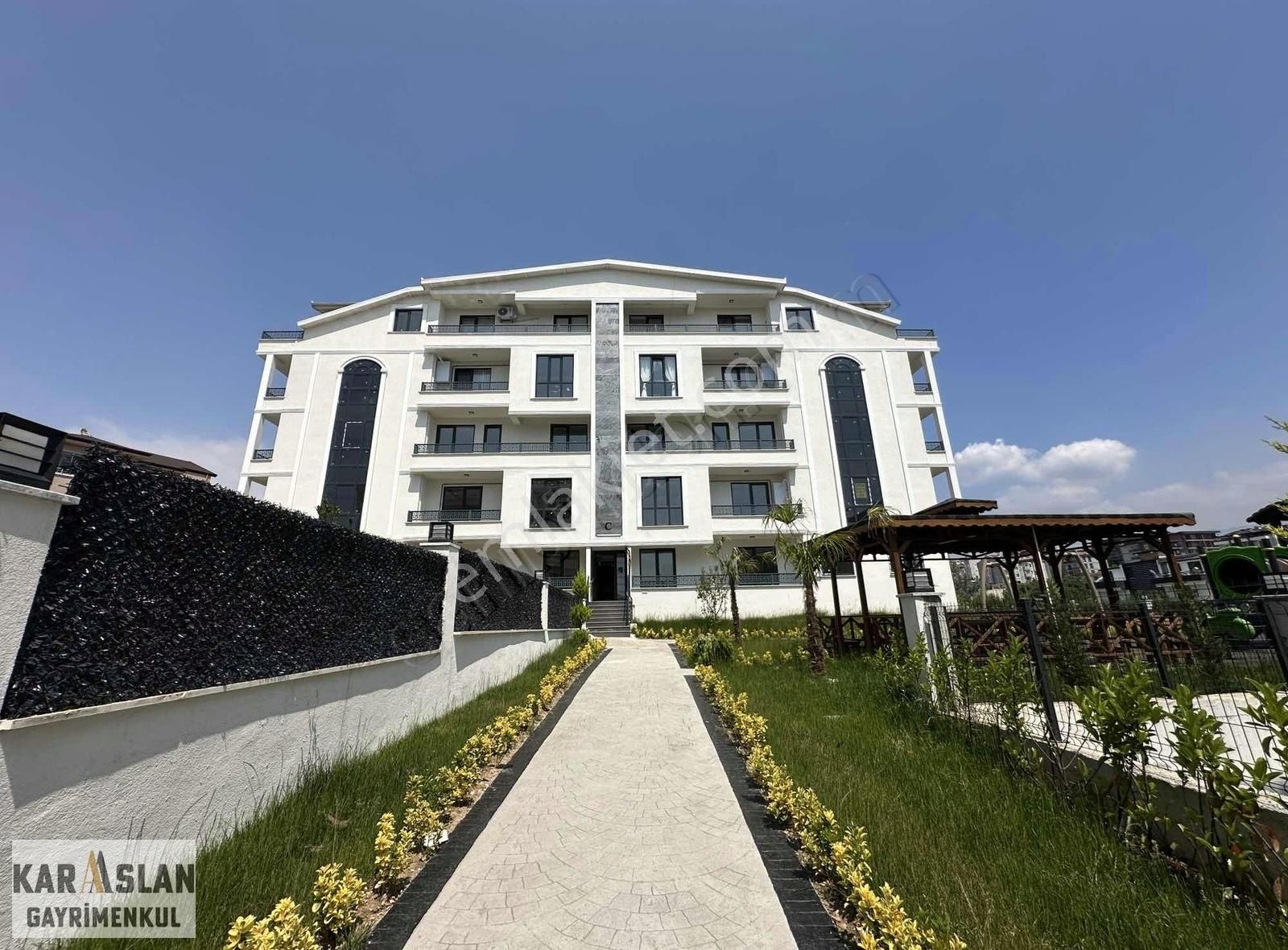 Başiskele Karpay Life Site İçinde Havuzlu Satılık 3+1 Dubleks