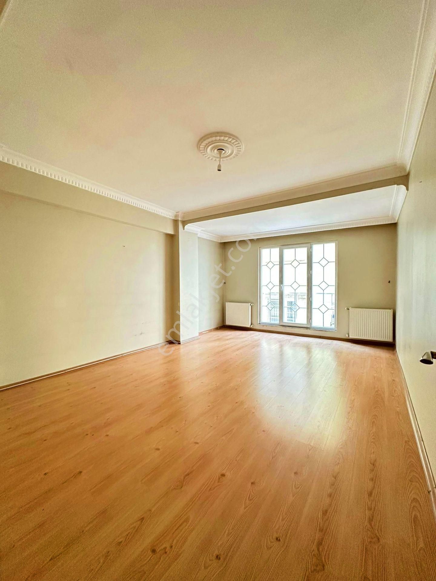 Esenyurt Yeşilkent Mahallesi'nde 2+1 Kiralık Daire