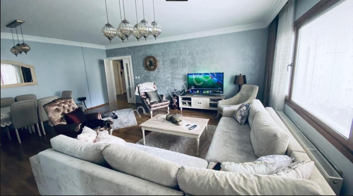 Ümraniye De Net 150m2 3+1 Site Özellikli Havuzlu