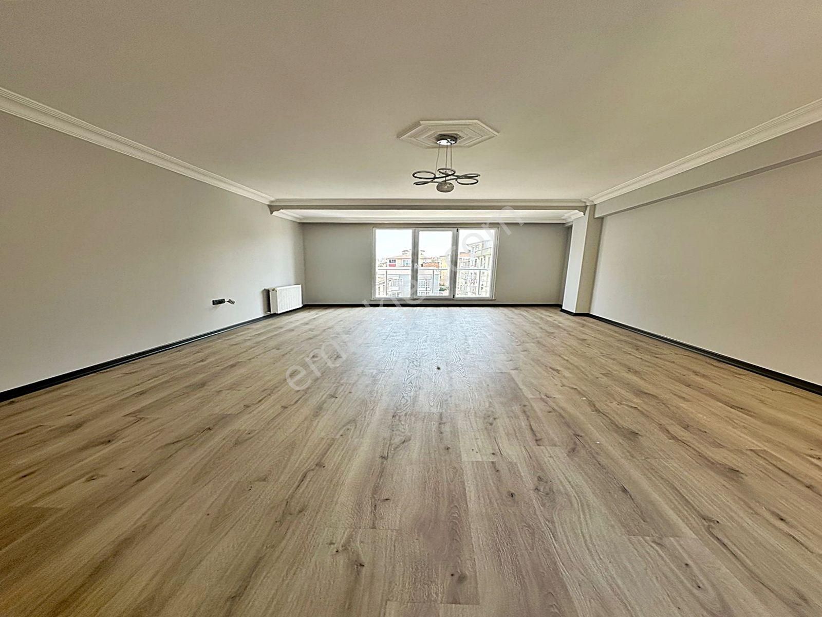 Cadde34 Yapı'dan Merkezi Konumda Geniş Metrekarede 3 Balkonlu 2+1 Satılık Arakat Daire!!!!