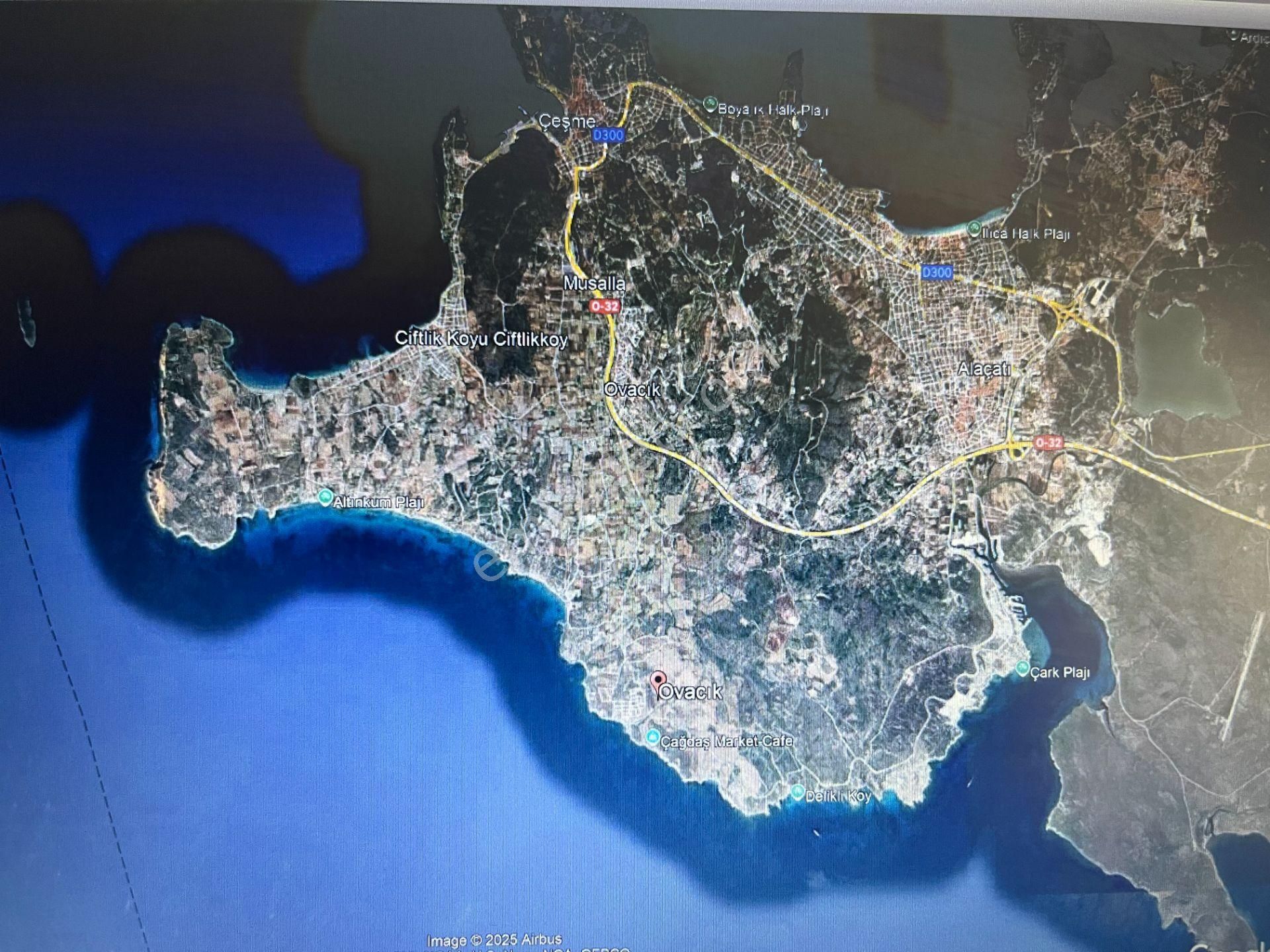 Çeşme Ovacık'ta Deniz Manzaralı Bitişik 2 Arsa