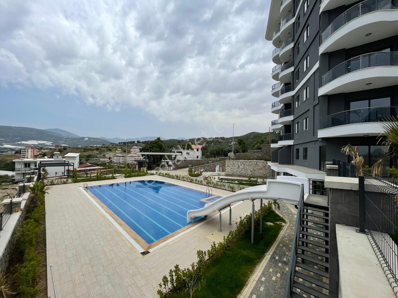 Demirtaş 1+1 Full Kompleks Denize 750 Metre Satılık Daire