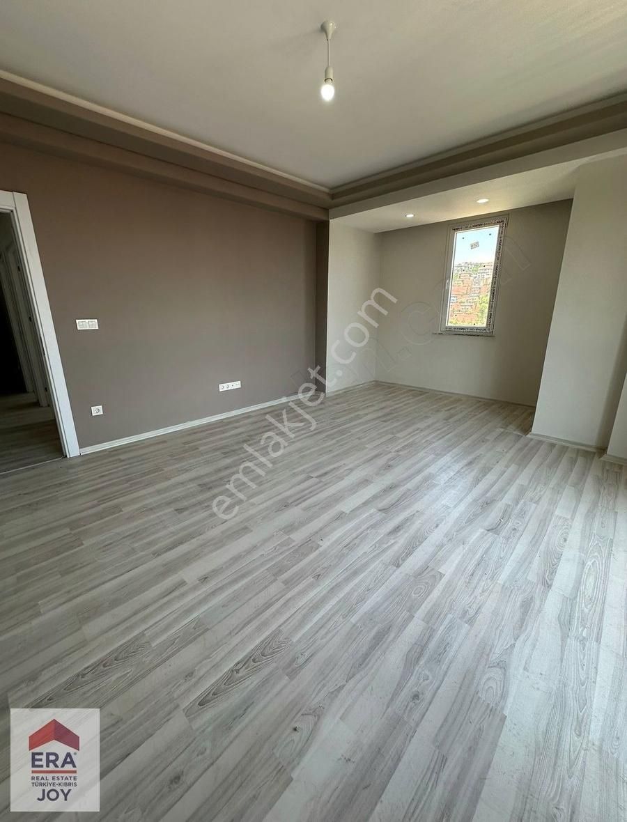 Pendik Sülüntepe'de Satılık 2+1 Daire