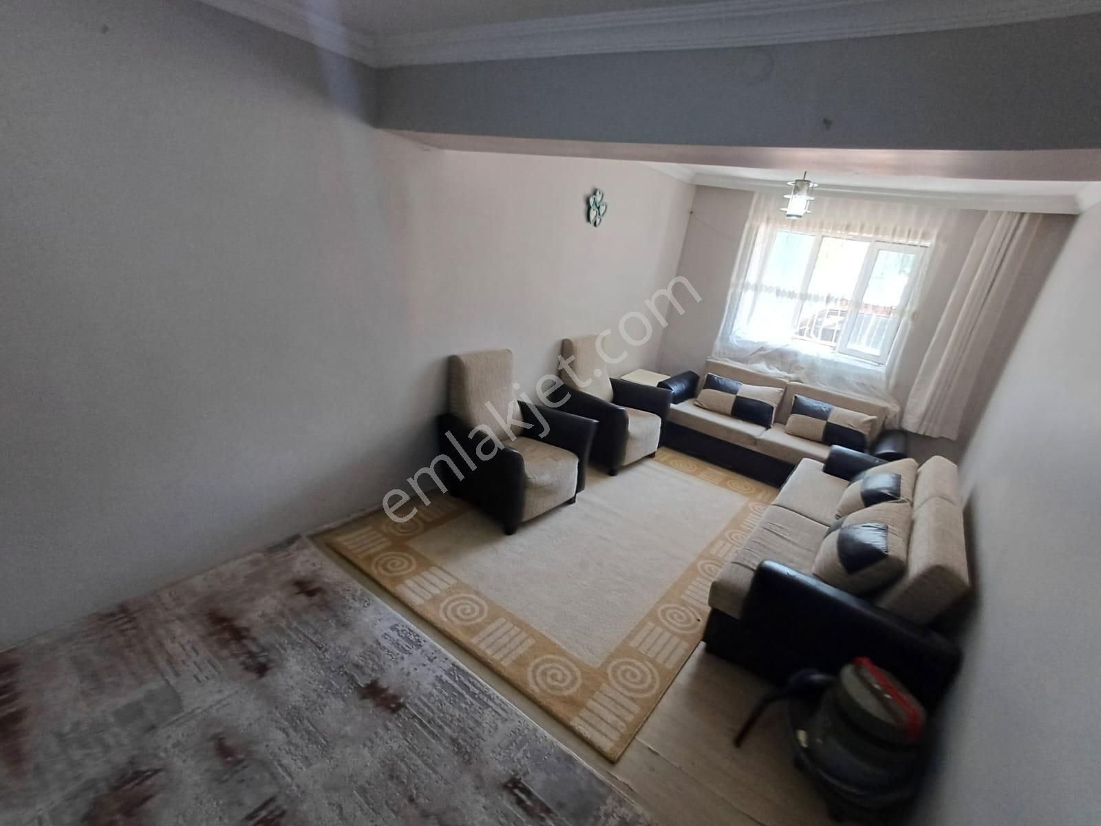 Kolçan Emlak'tan Bahçeli Evlerde Eşyalı 2+1 Kiralık Daire