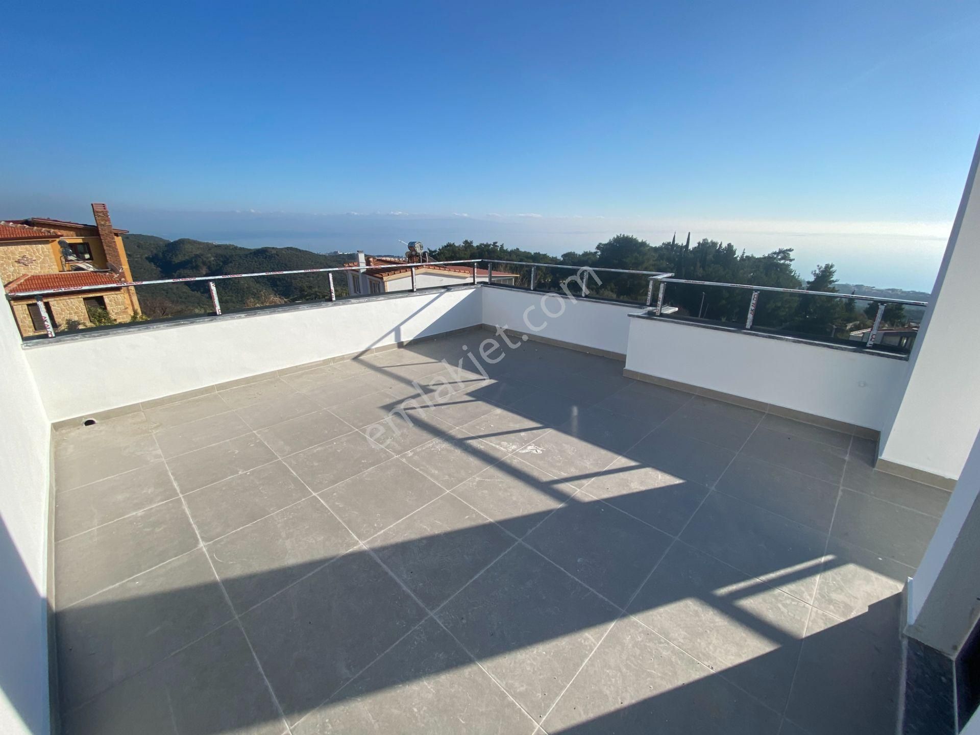 Altınoluk İlkbahar'dan Muadili Olmayan Deniz Manzaralı Triplex Villalar - Görsel 28